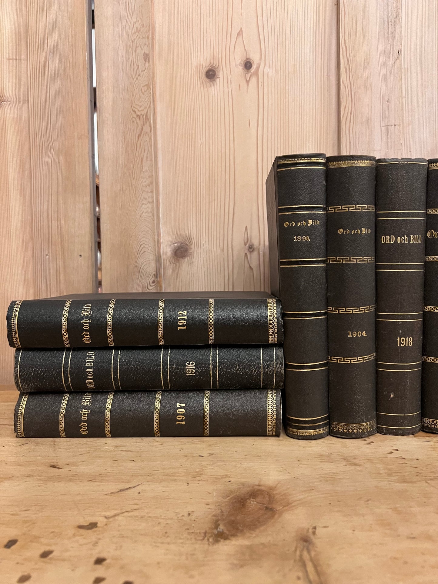 Swedish Gold Spine Book - Black Edition