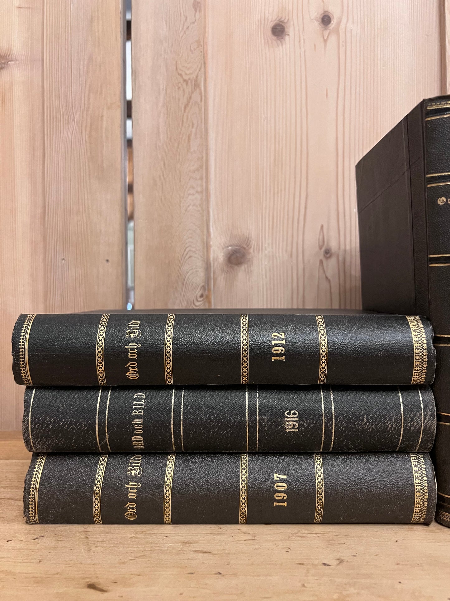 Swedish Gold Spine Book - Black Edition