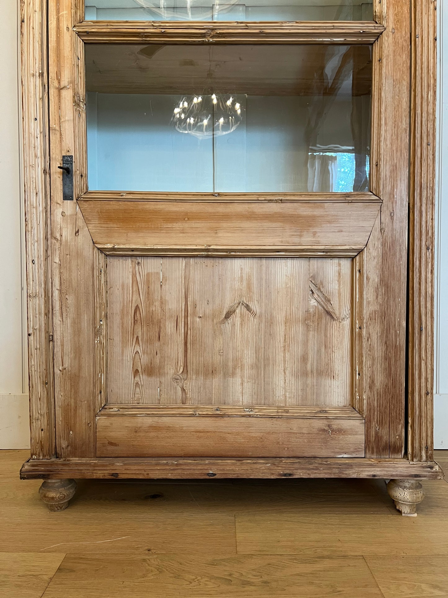 One Piece French Pine Hutch