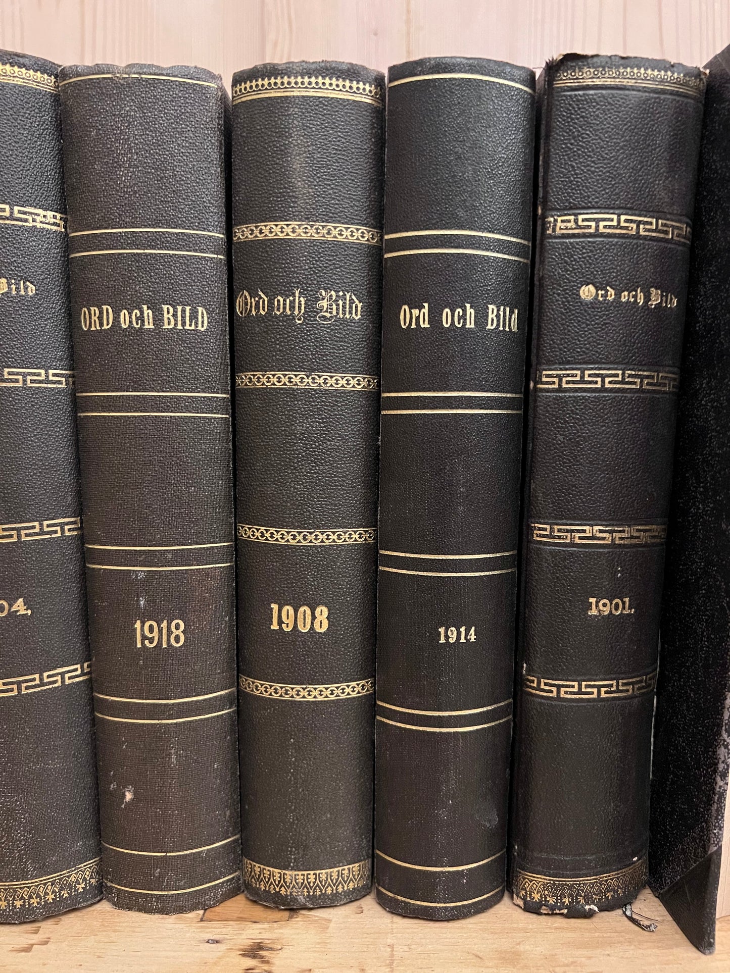 Swedish Gold Spine Book - Black Edition