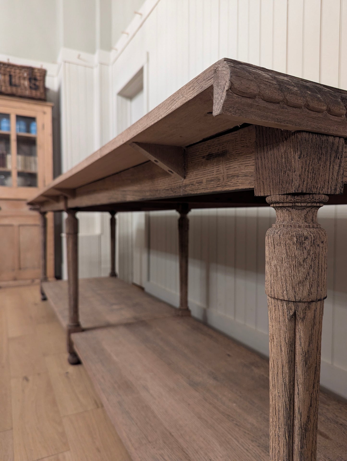 Scrubbed Oak Belgian Drapers Table 1