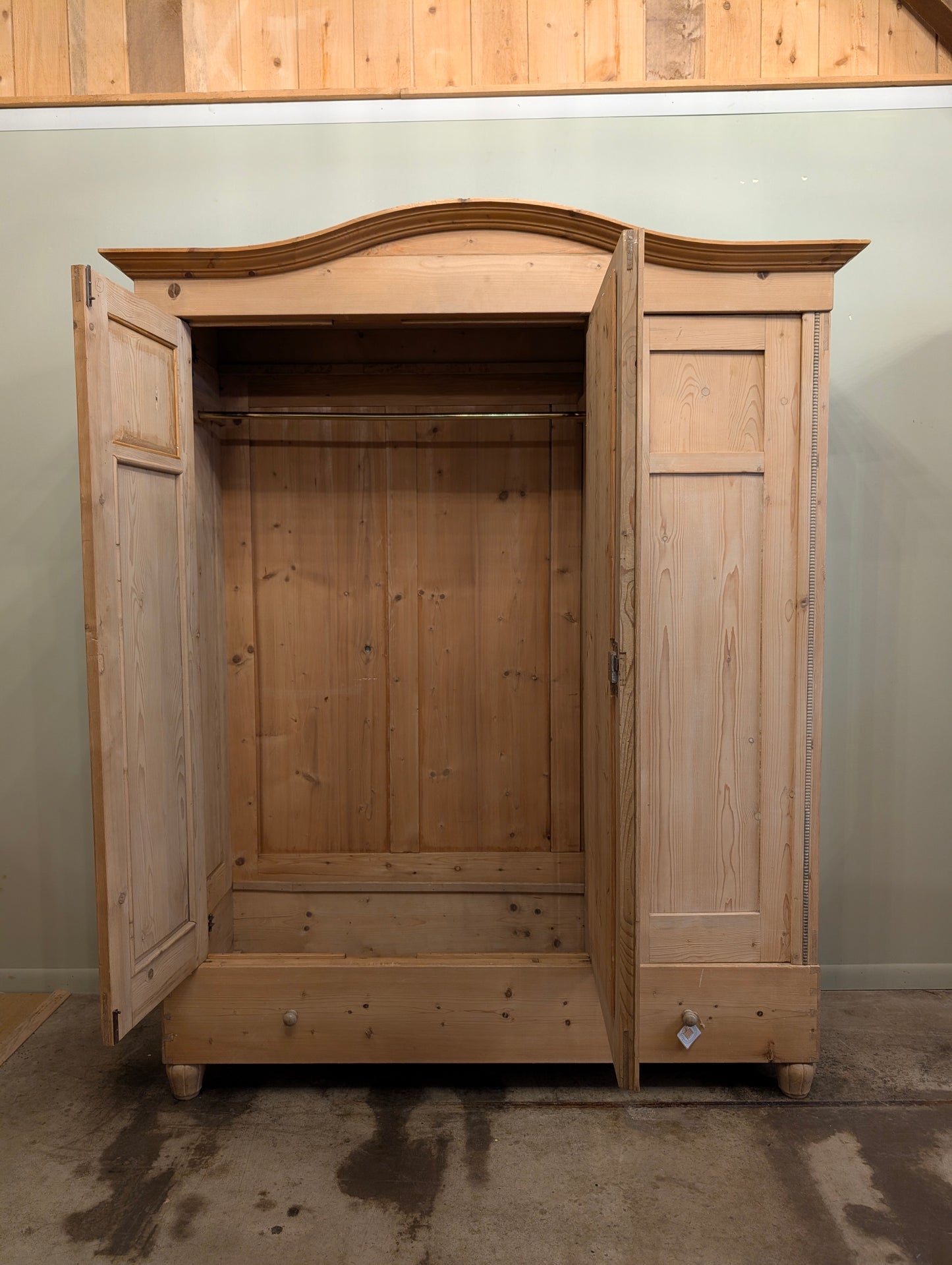 Mellow Pine Triple Door Wardrobe w/Mirror