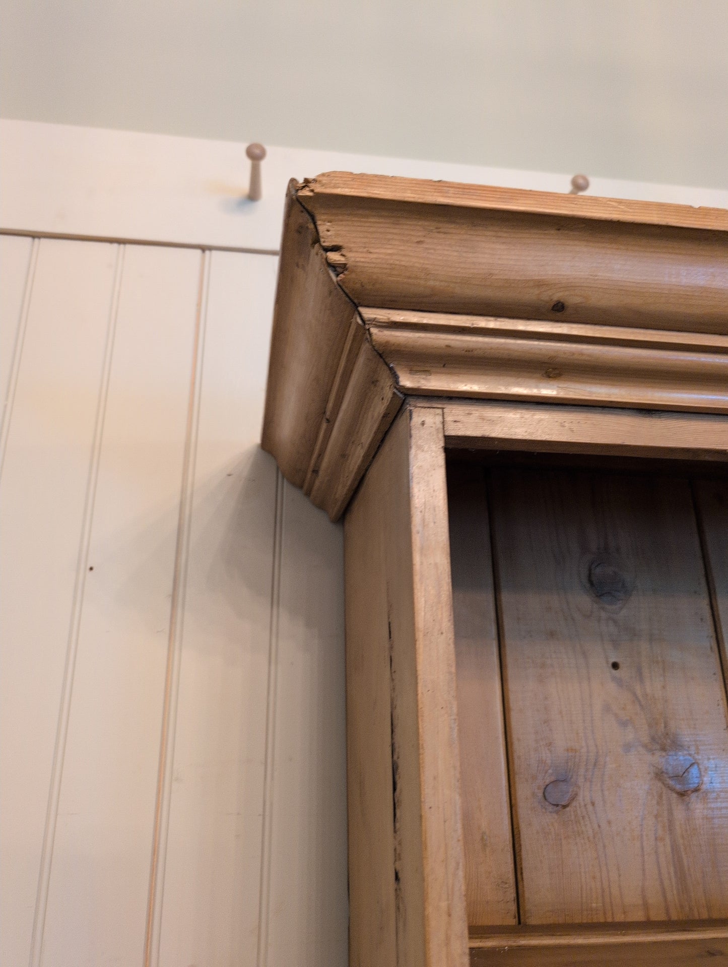 Majestic English Pine Hutch