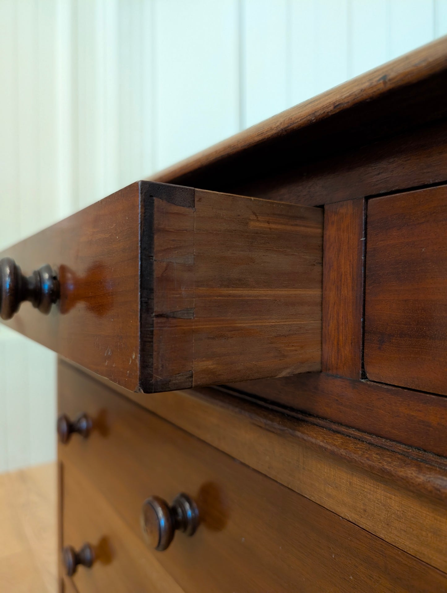2 pc Mahogany Server