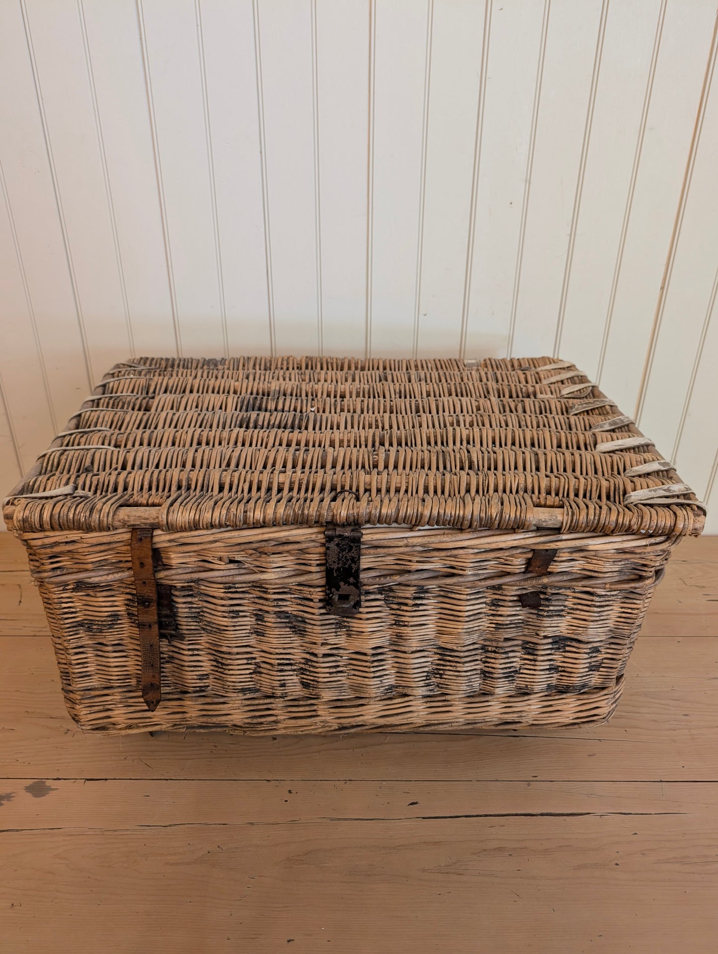 English Laundry Basket County Laundry