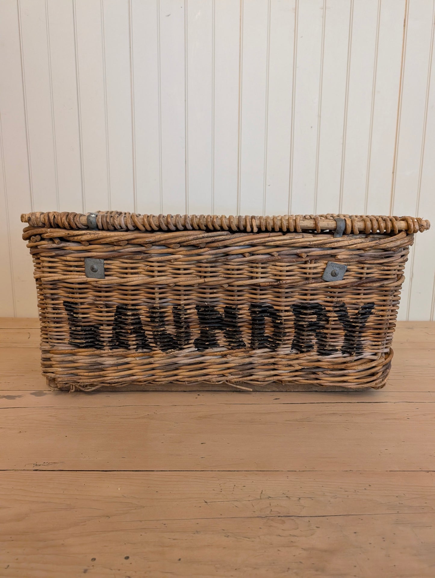 English Laundry Basket Belgrave