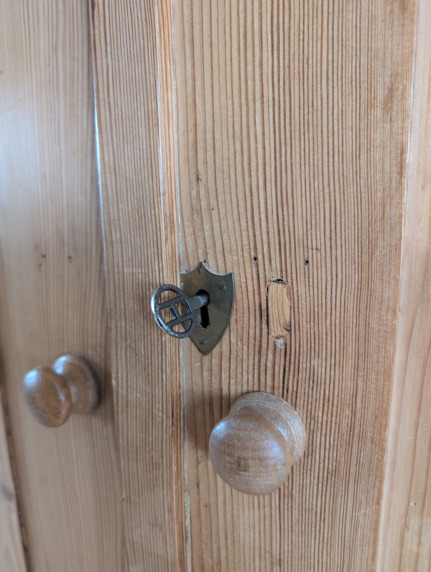 English Pine Triple Door Knockdown