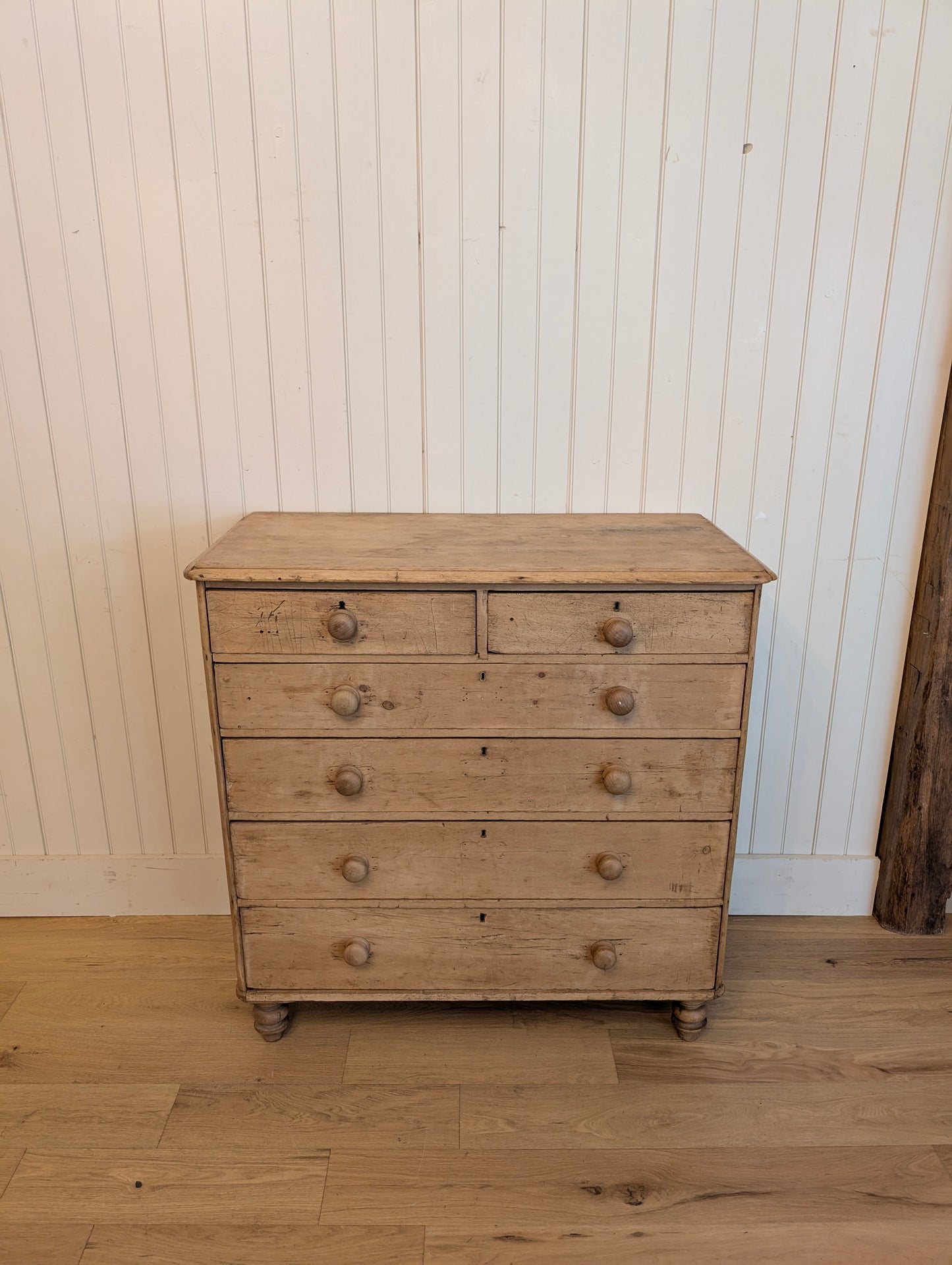 2 Over 4 Chest of Drawers - Removable Feet
