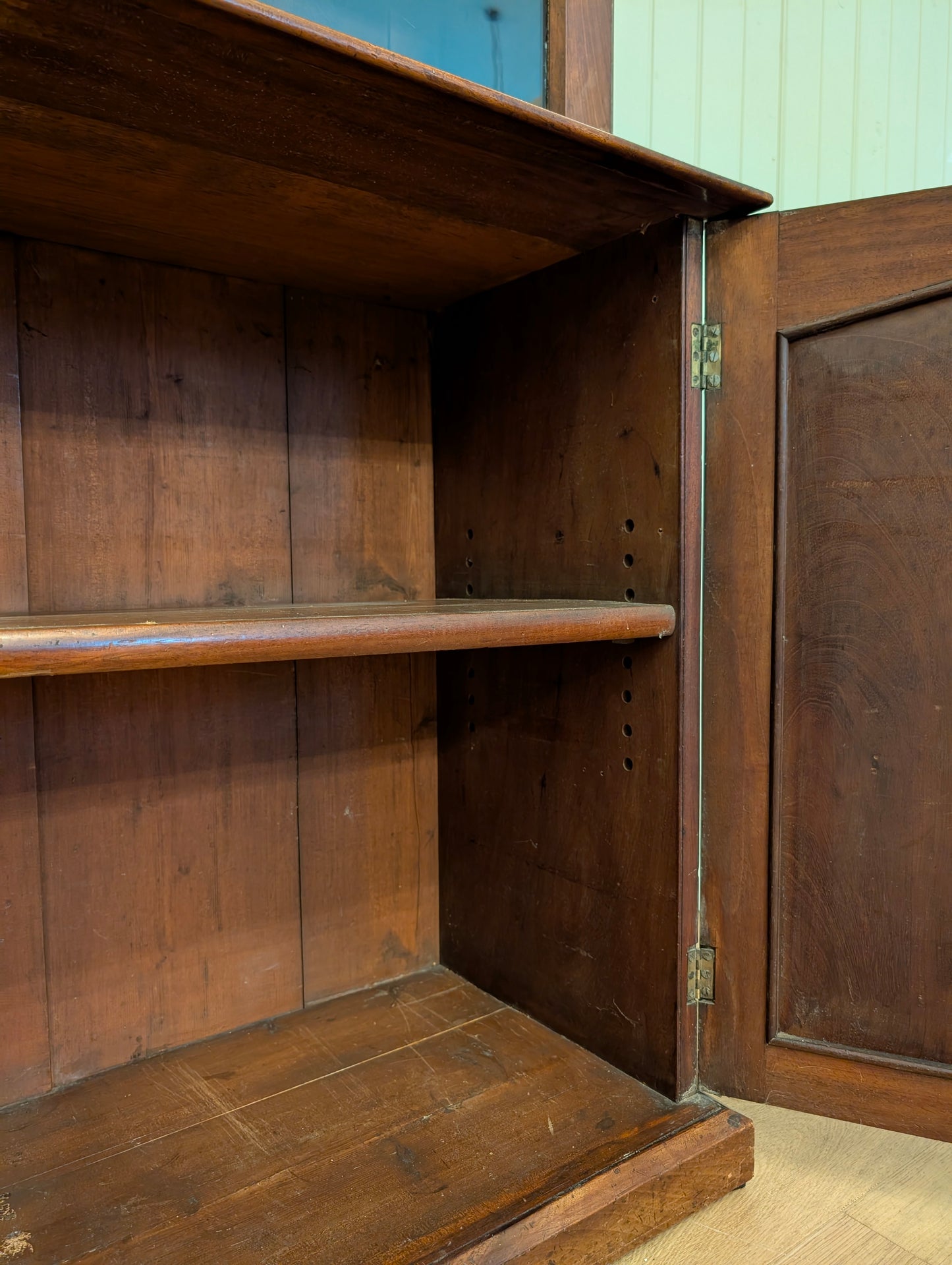 Glass Door Mahogany Hutch