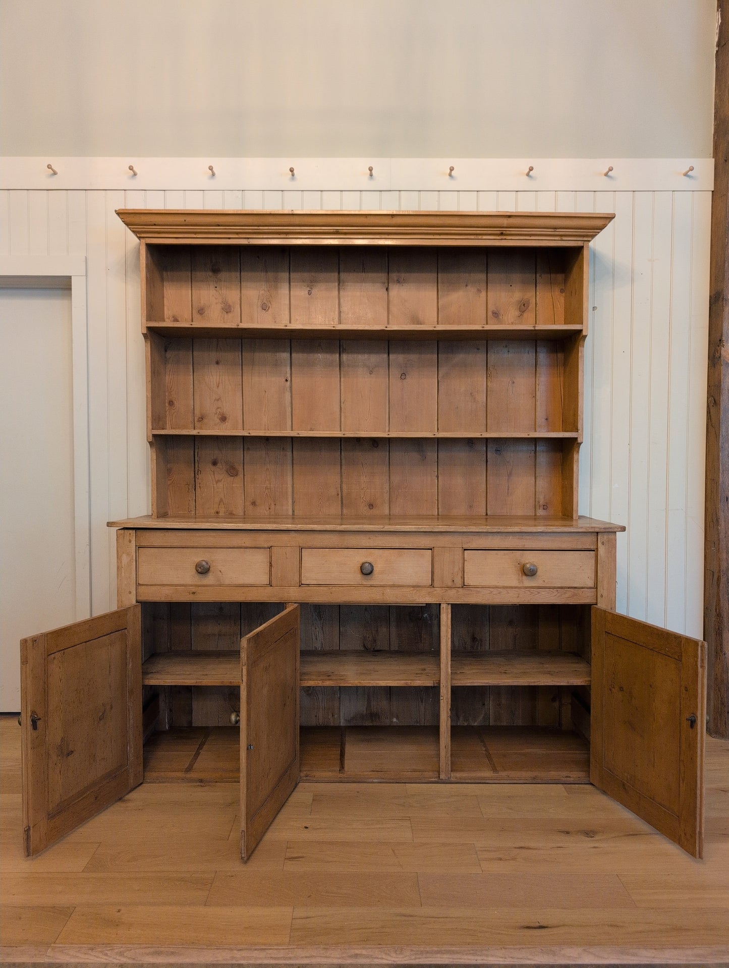Majestic English Pine Hutch