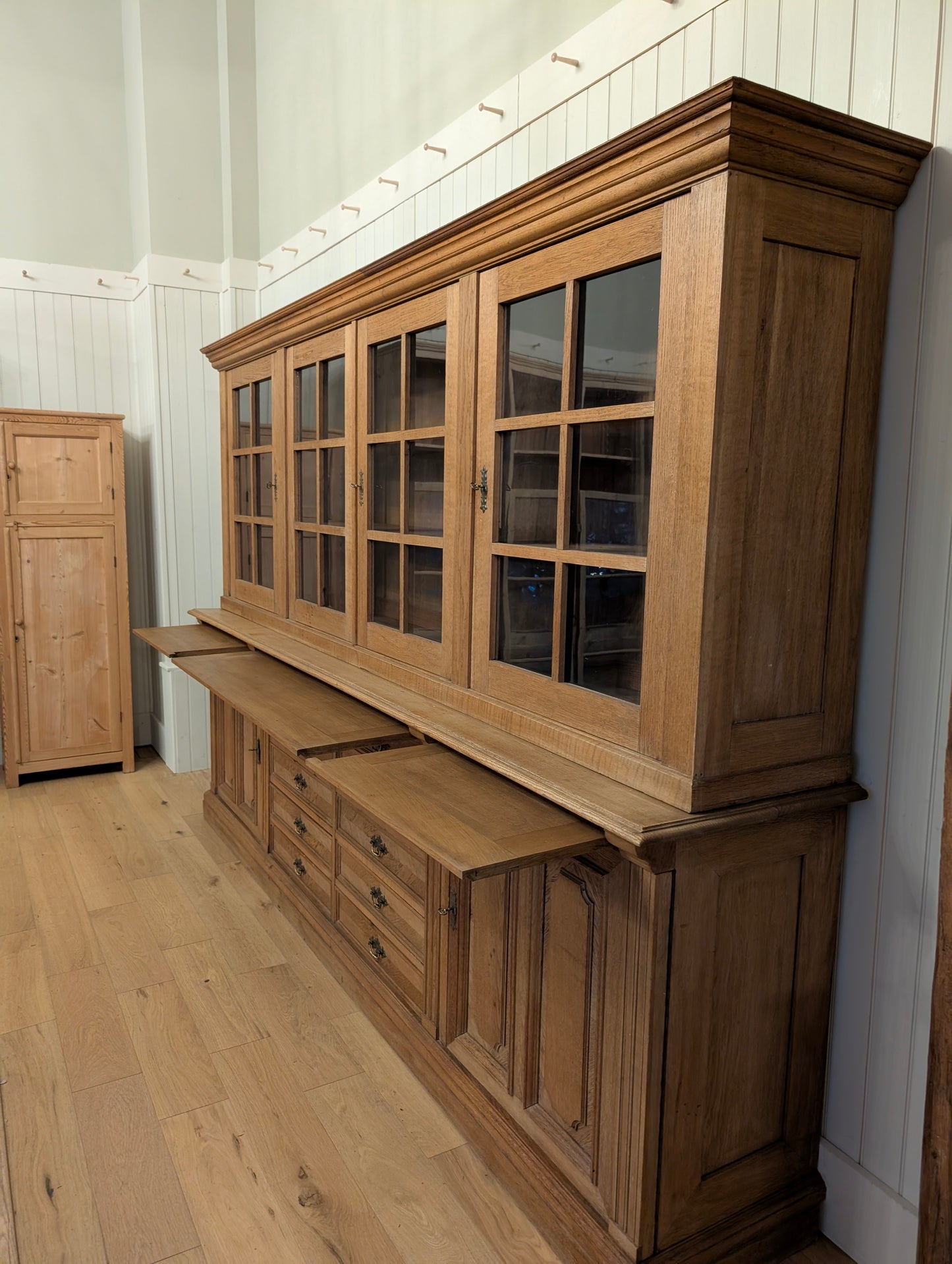 Arts and Crafts Oak Hutch