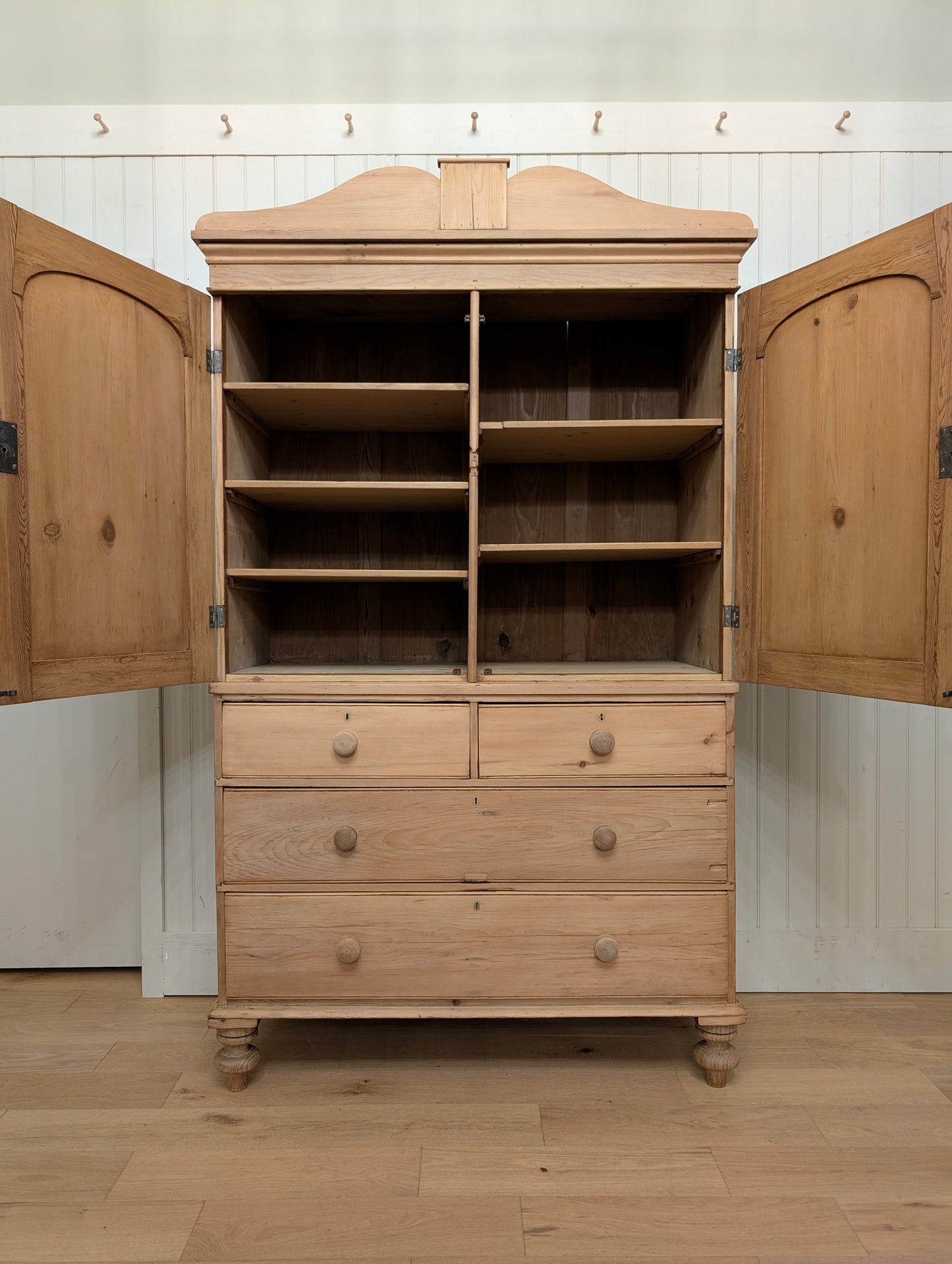 English Pine Linen Press