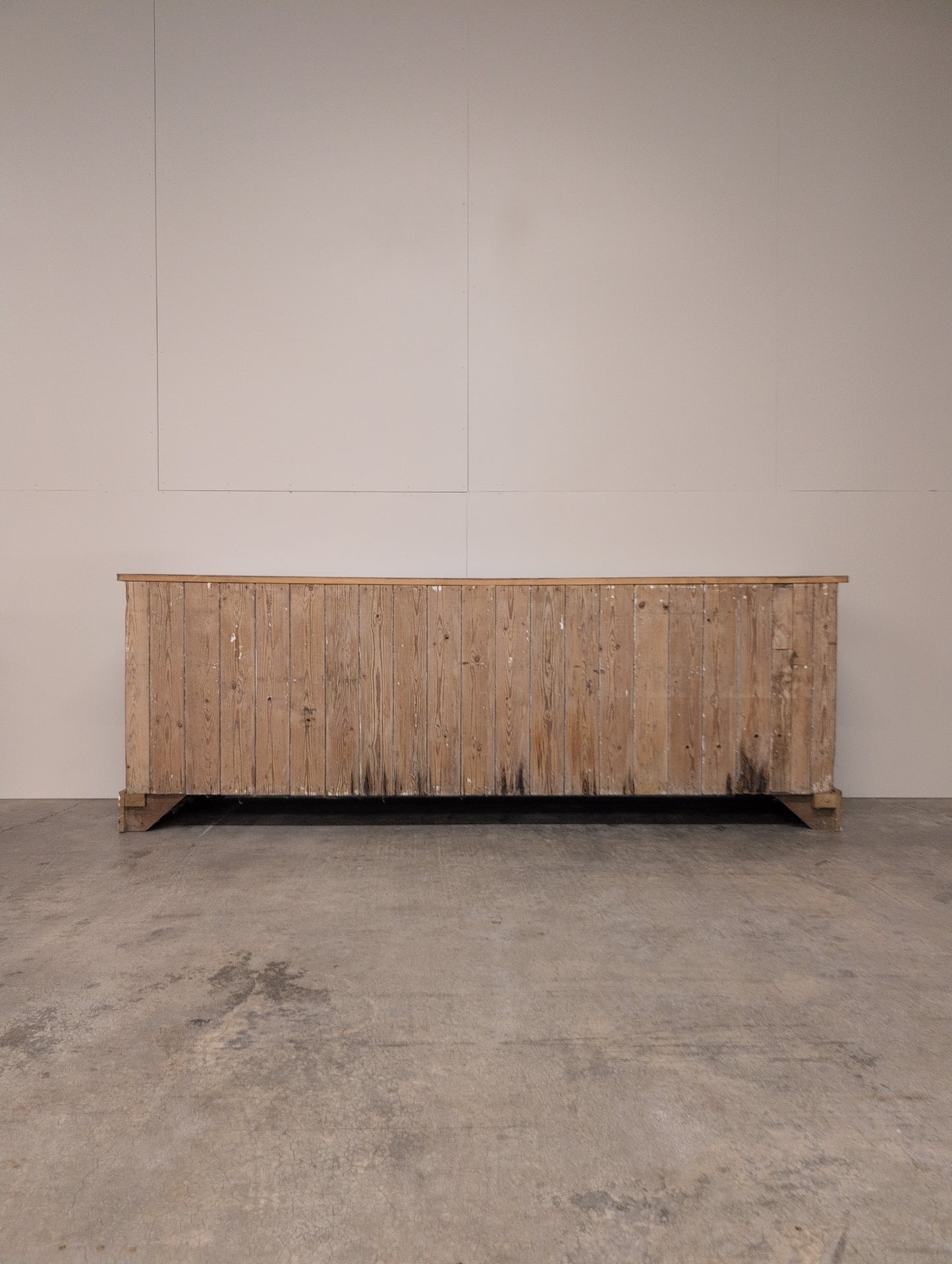 Scalloped Door 8ft Sideboard