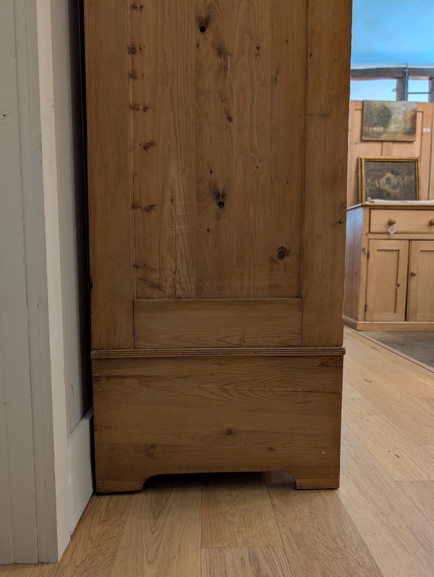 Scandinavian Knockdown Wardrobe w/Mirror