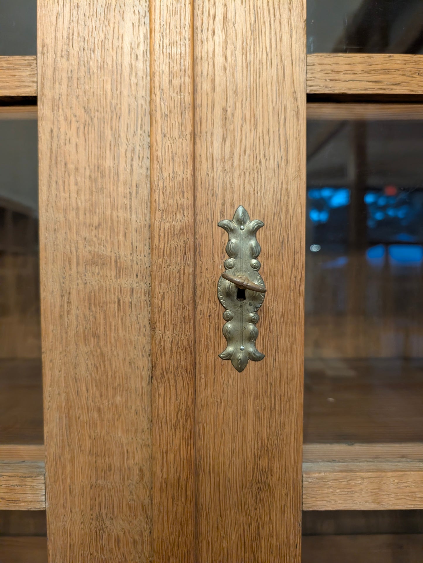 Arts and Crafts Oak Hutch