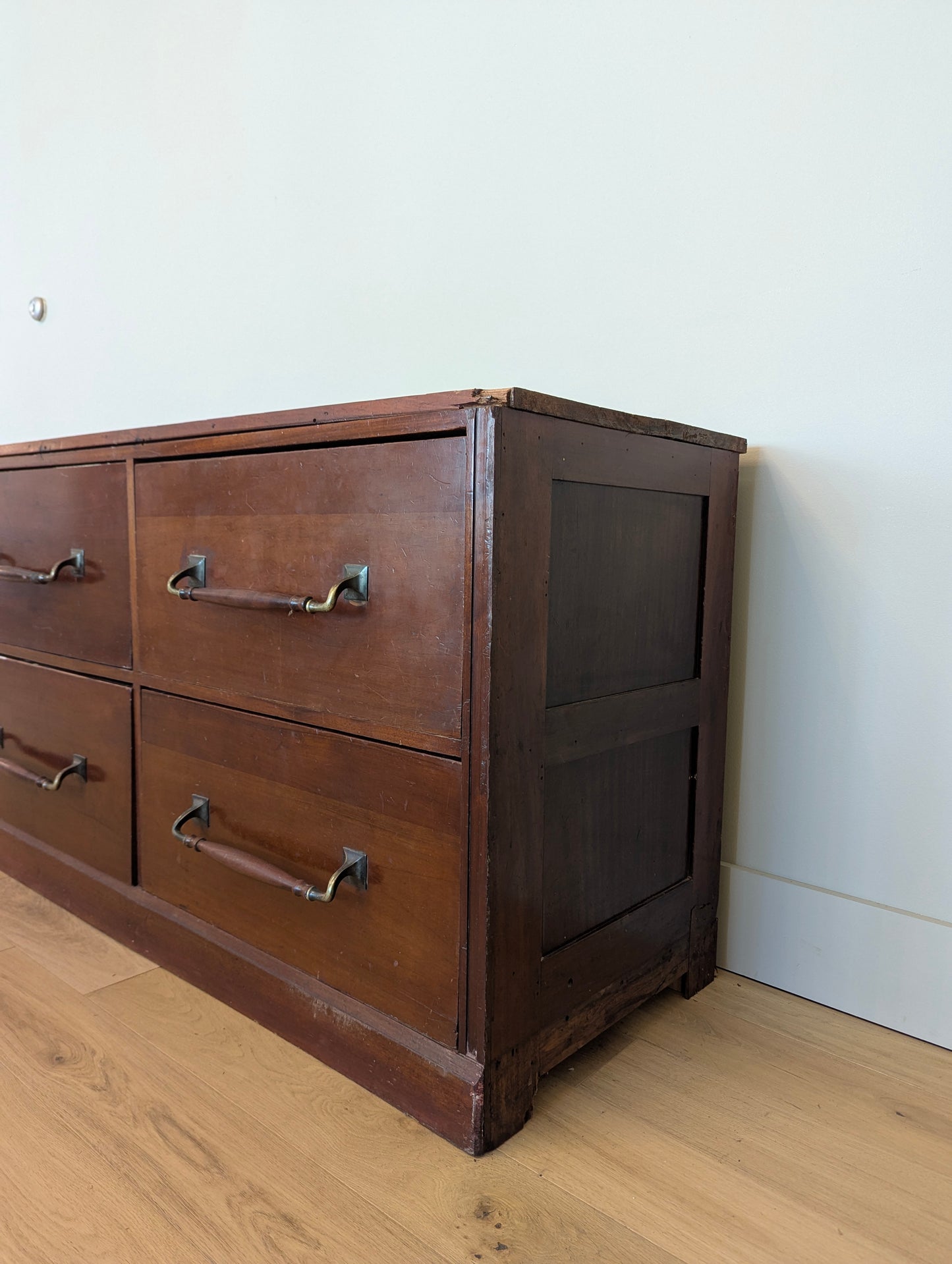 Mahogany Bank of 8 Drawers