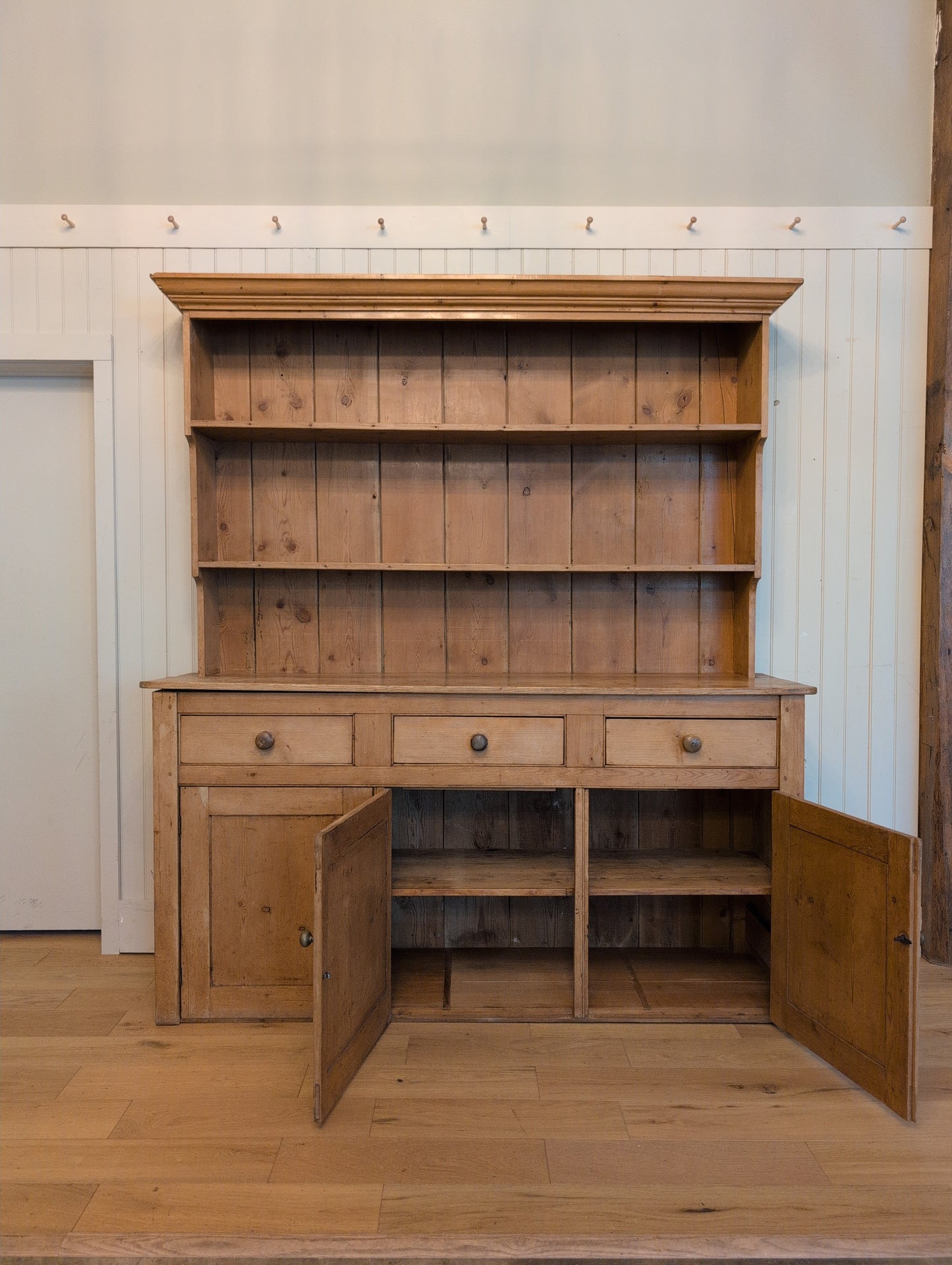 Majestic English Pine Hutch