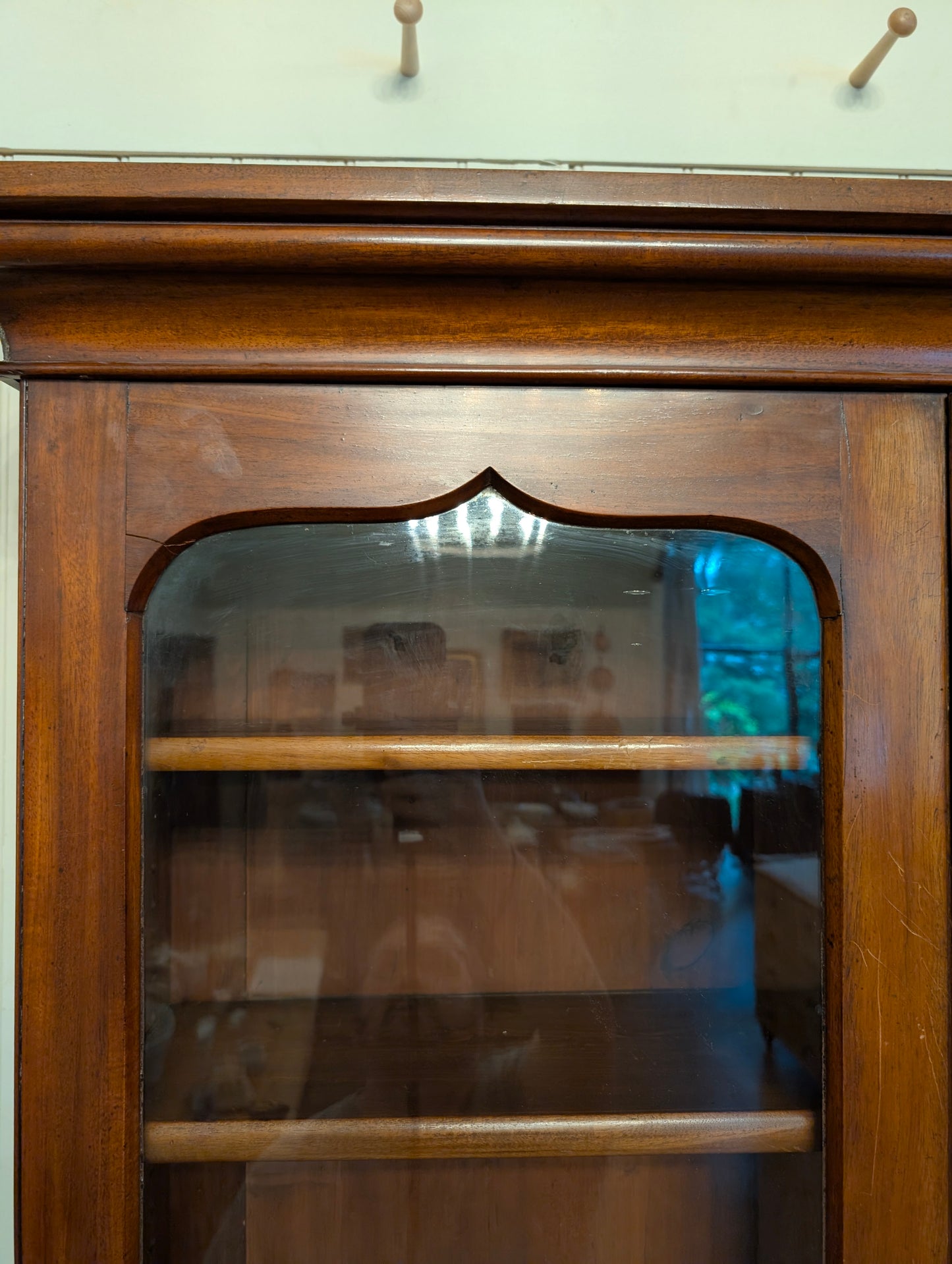 Glass Door Mahogany Hutch