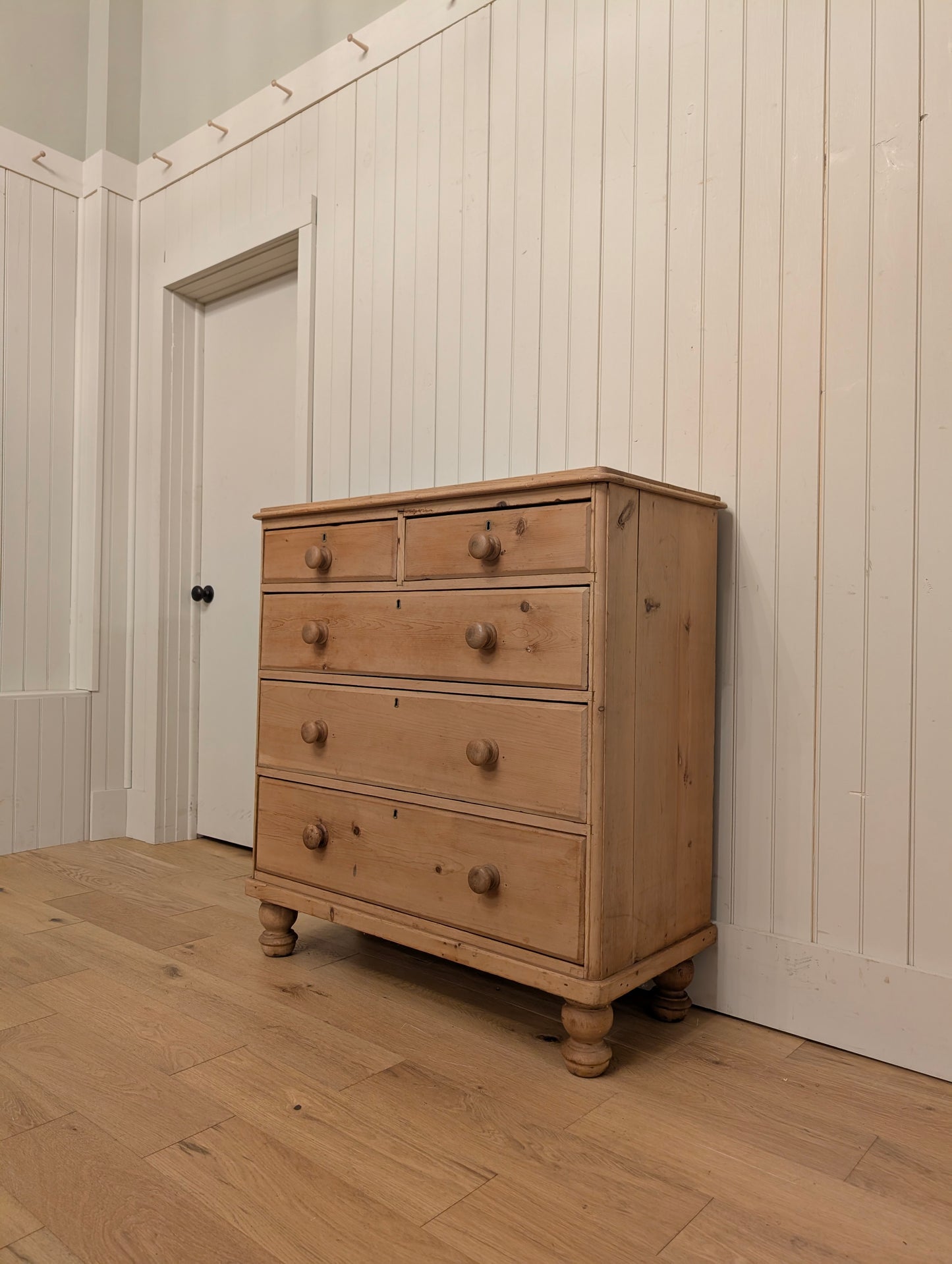 Handsome Pine 2 Over 3 Chest