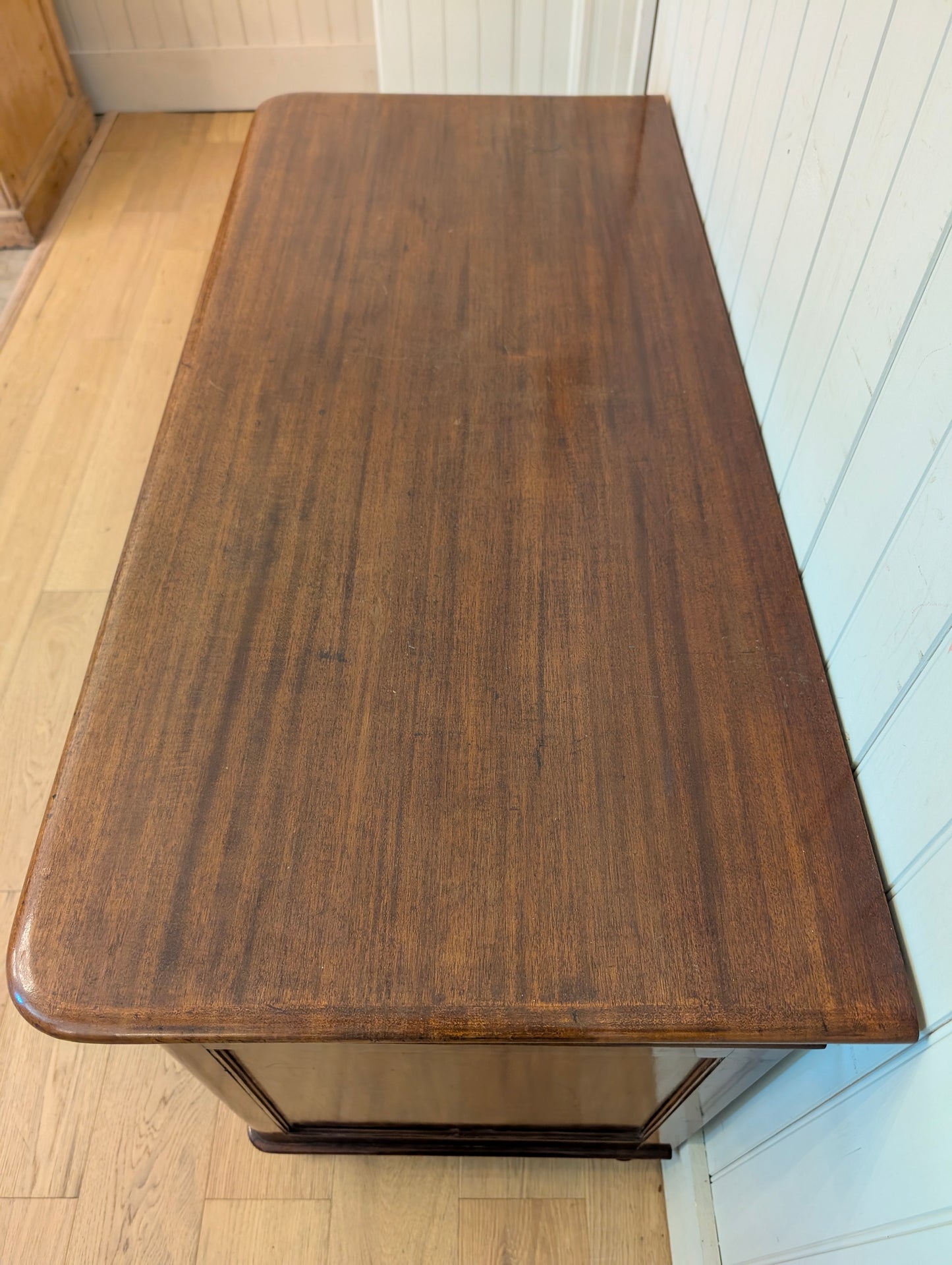 2 pc Mahogany Server
