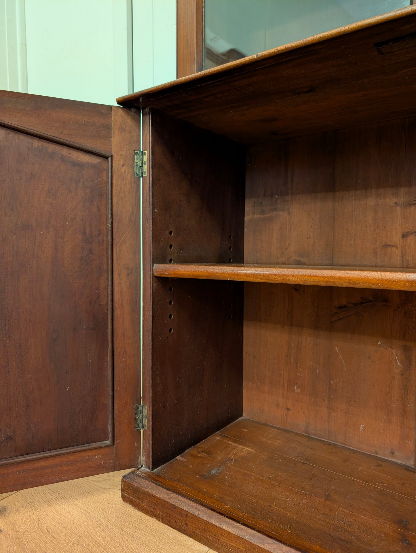 Glass Door Mahogany Hutch