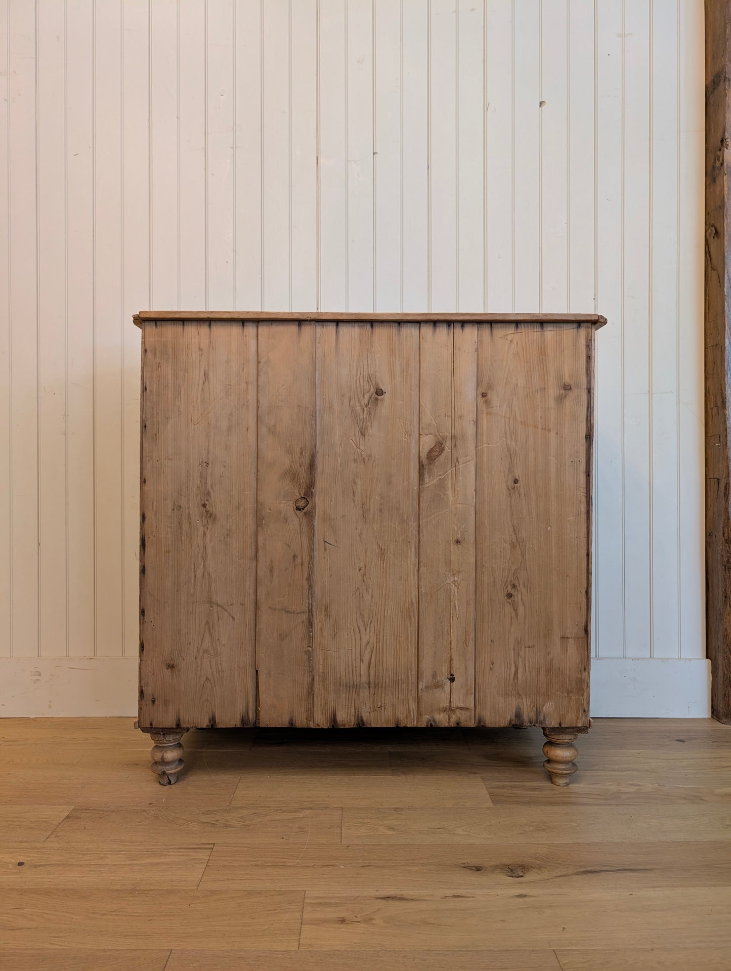 2 Over 4 Chest of Drawers - Removable Feet