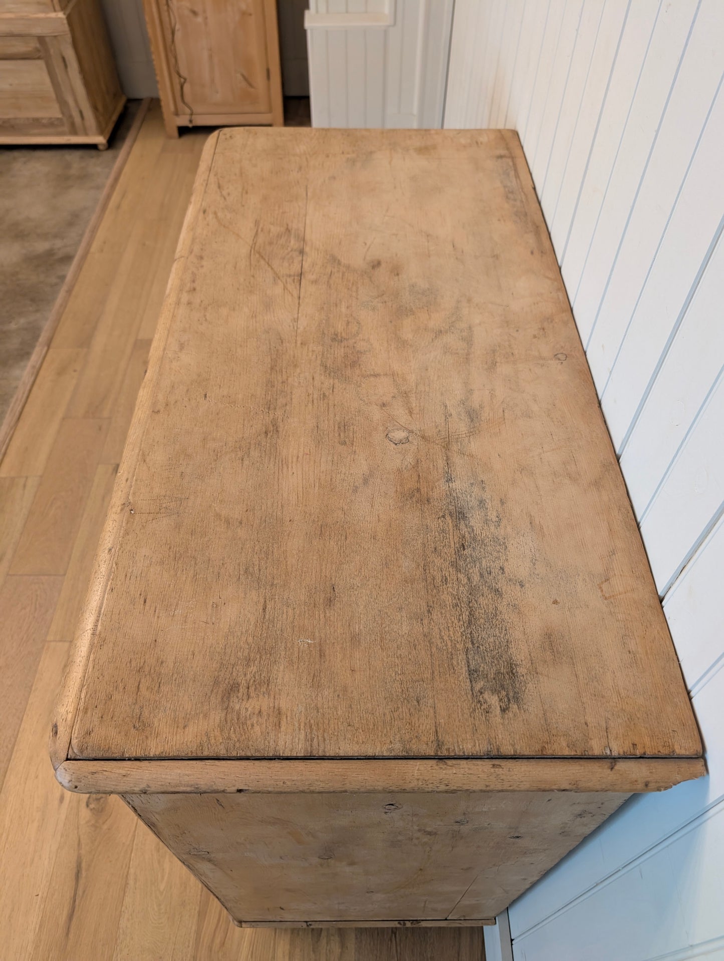 2 Over 4 Chest of Drawers - Removable Feet