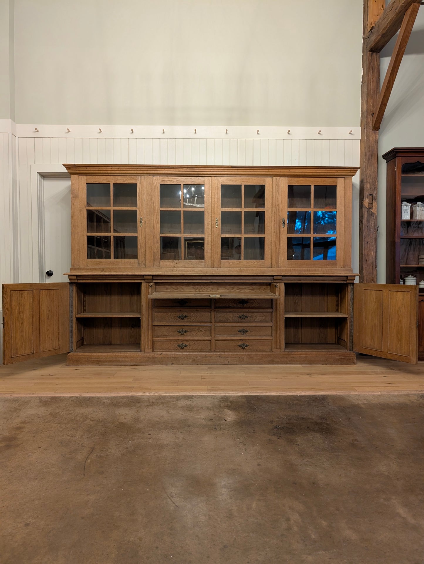 Arts and Crafts Oak Hutch