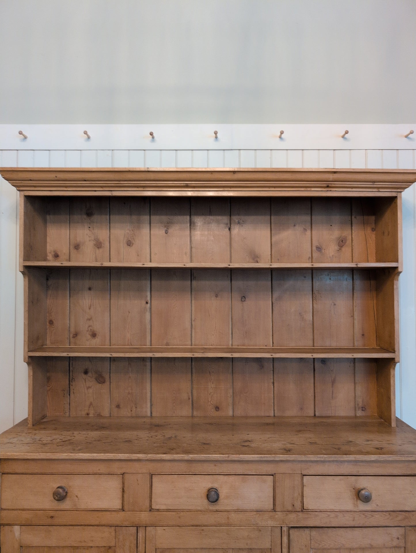 Majestic English Pine Hutch