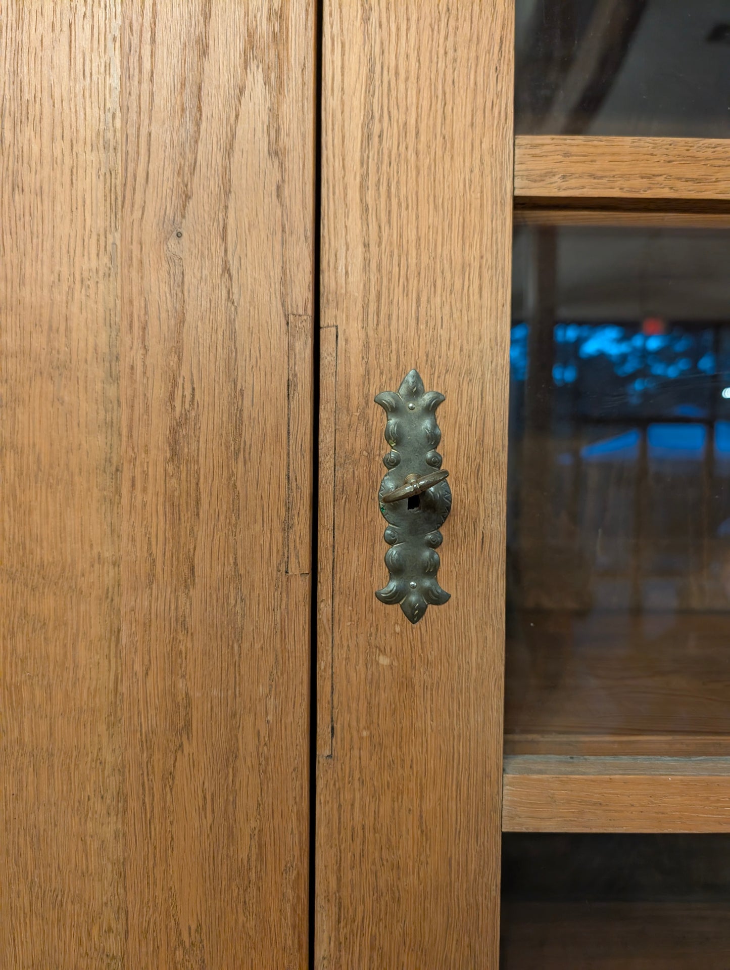 Arts and Crafts Oak Hutch