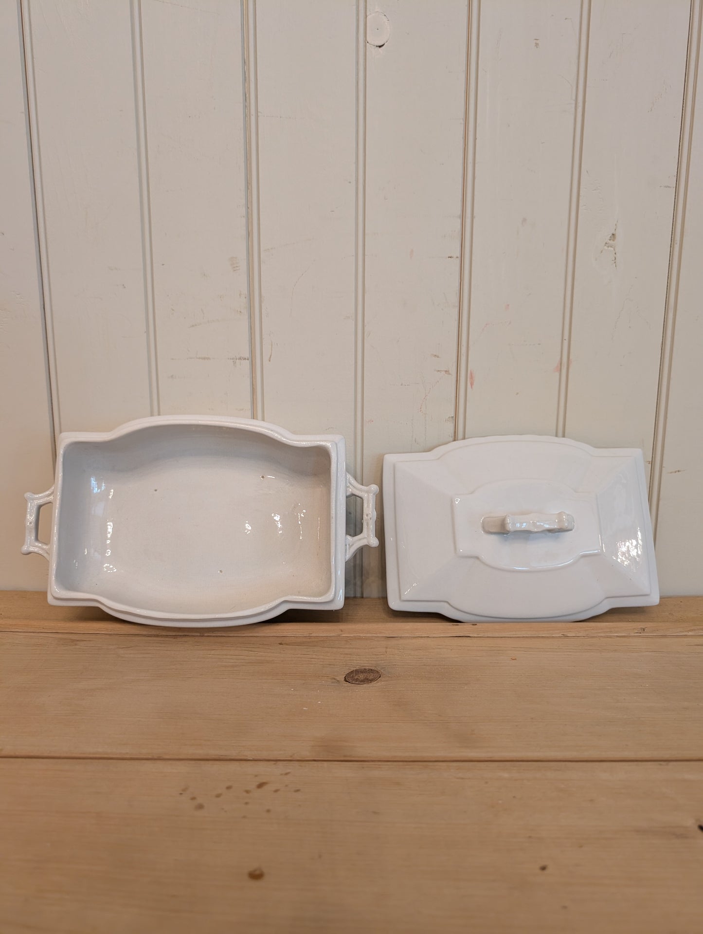 Johnson Brother Lidded Casserole Dish Large