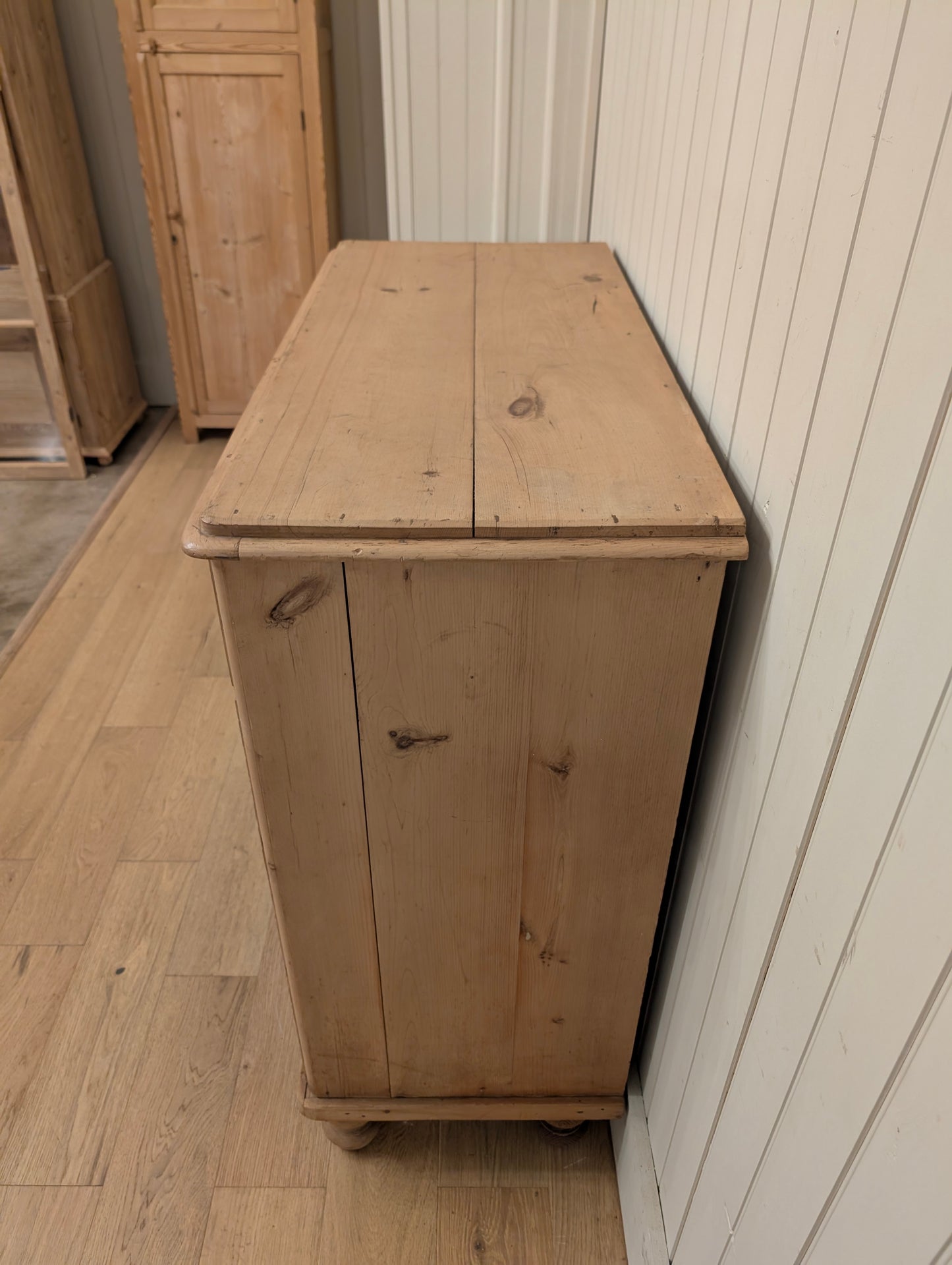 Handsome Pine 2 Over 3 Chest
