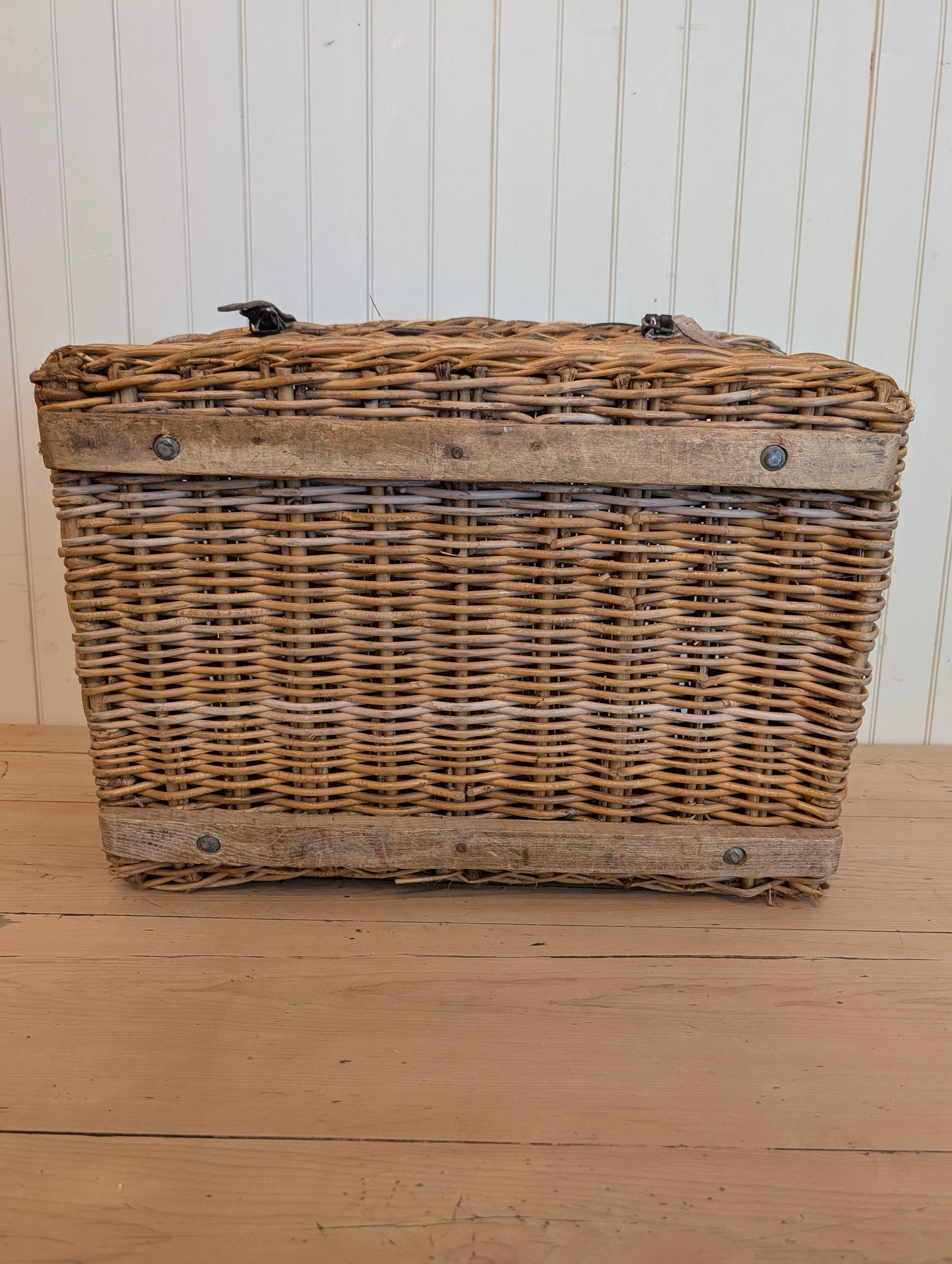 English Laundry Basket Belgrave