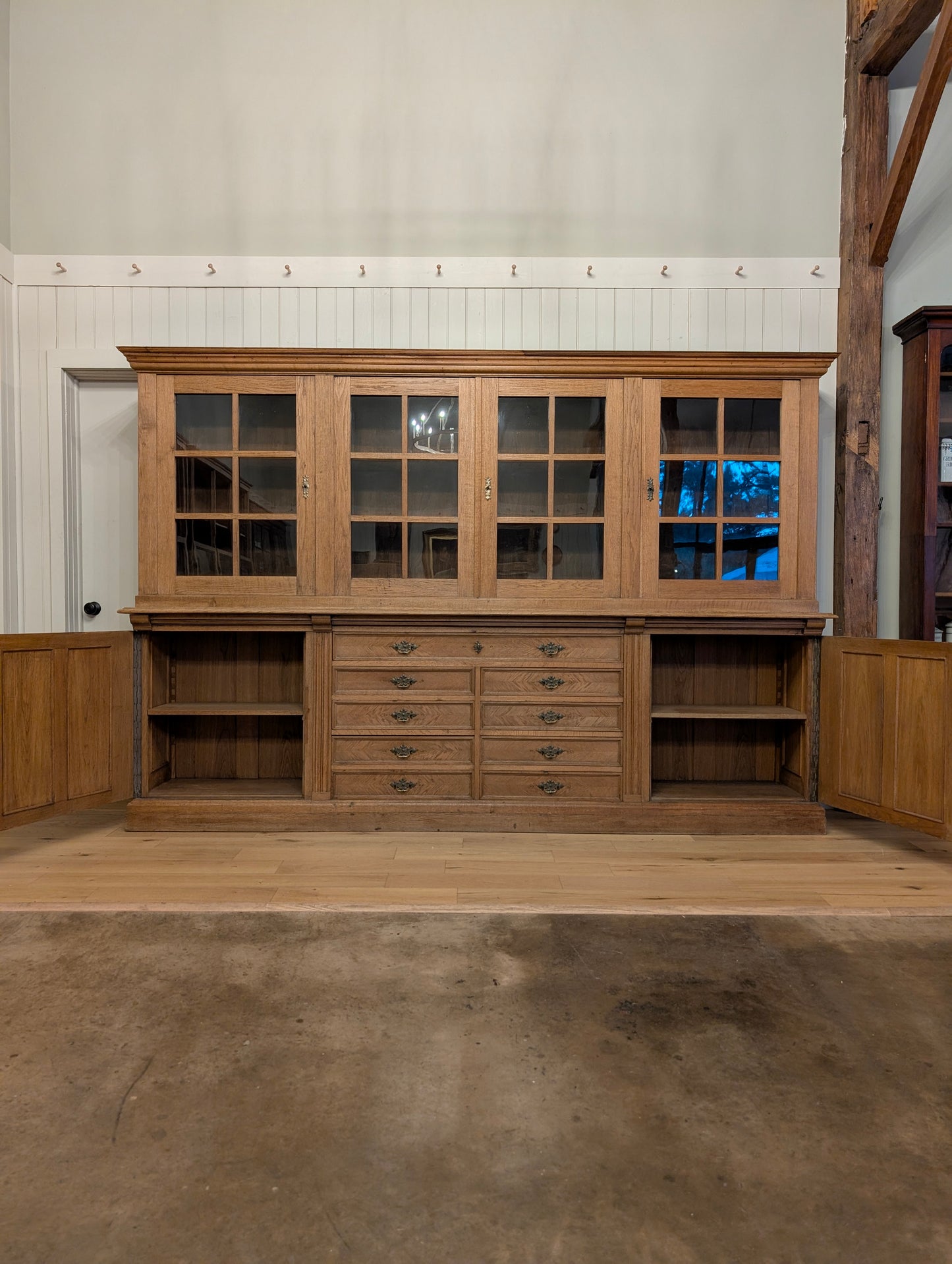 Arts and Crafts Oak Hutch