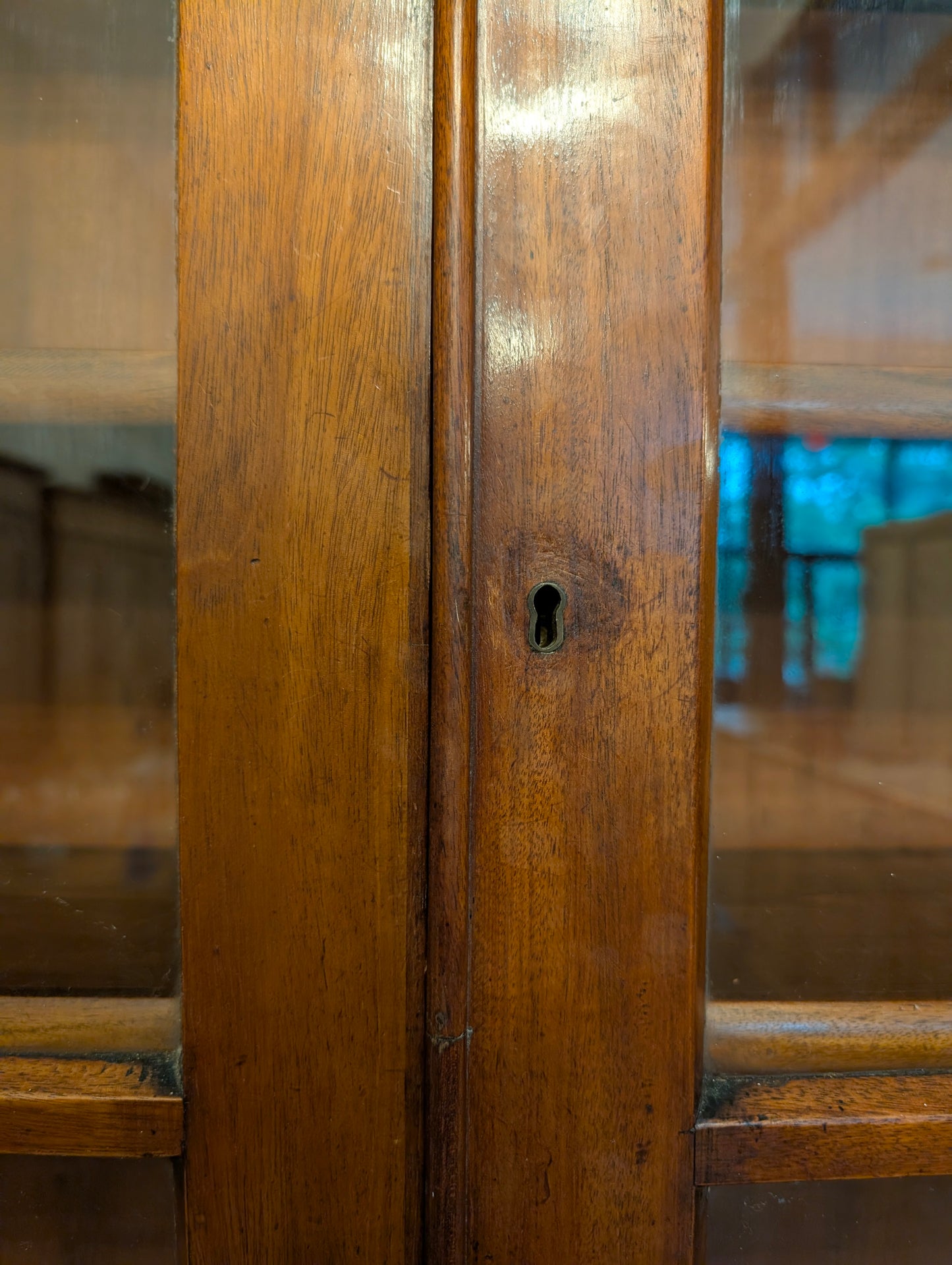 Glass Door Mahogany Hutch
