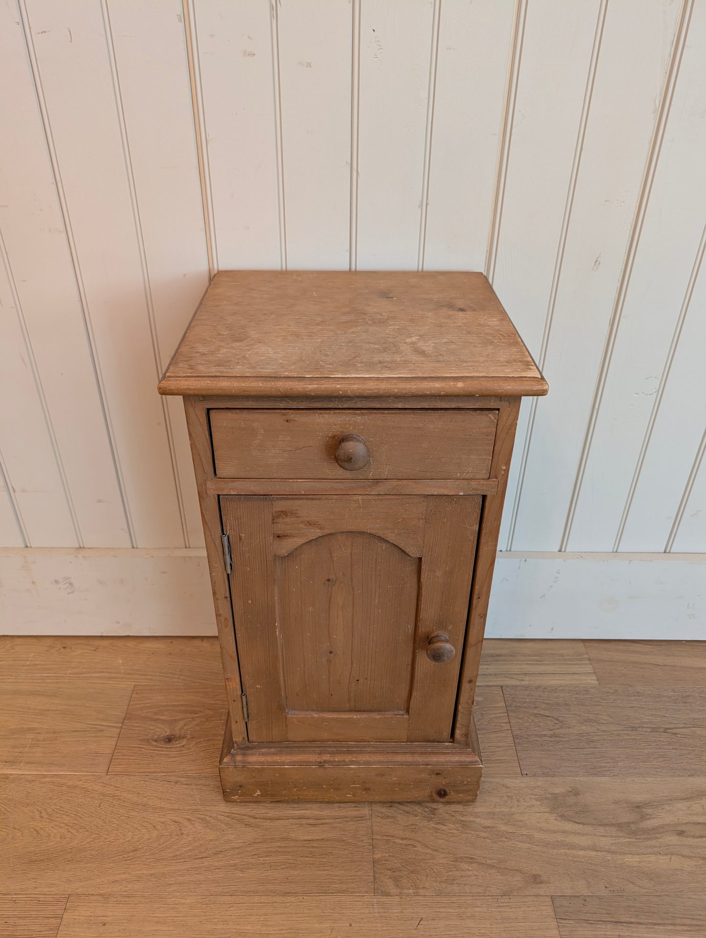 Single Door & Drawer Bedside Cupboard