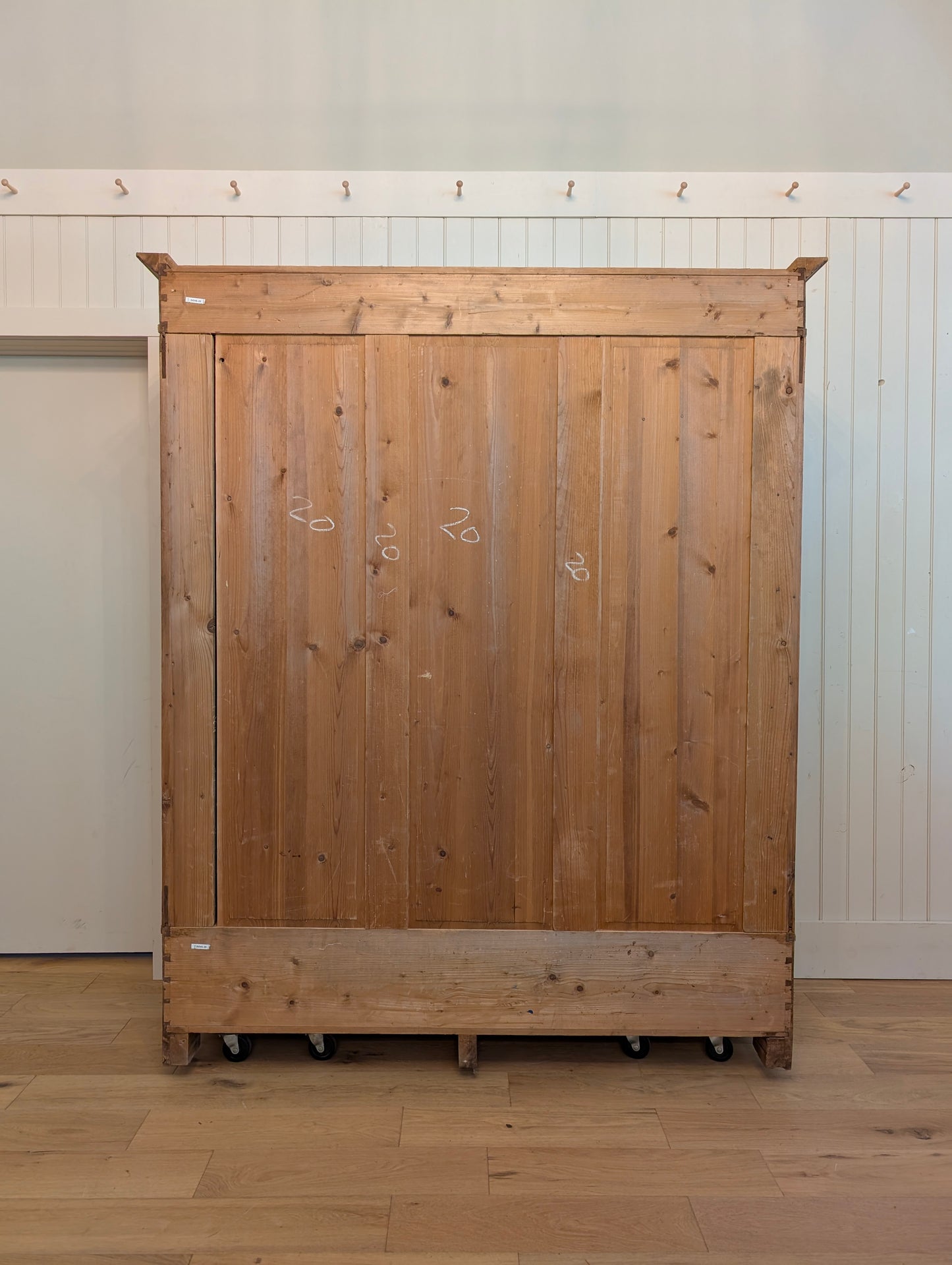 Scandinavian Knockdown Wardrobe w/Mirror