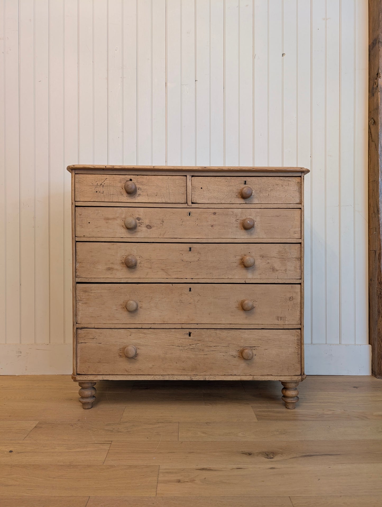2 Over 4 Chest of Drawers - Removable Feet
