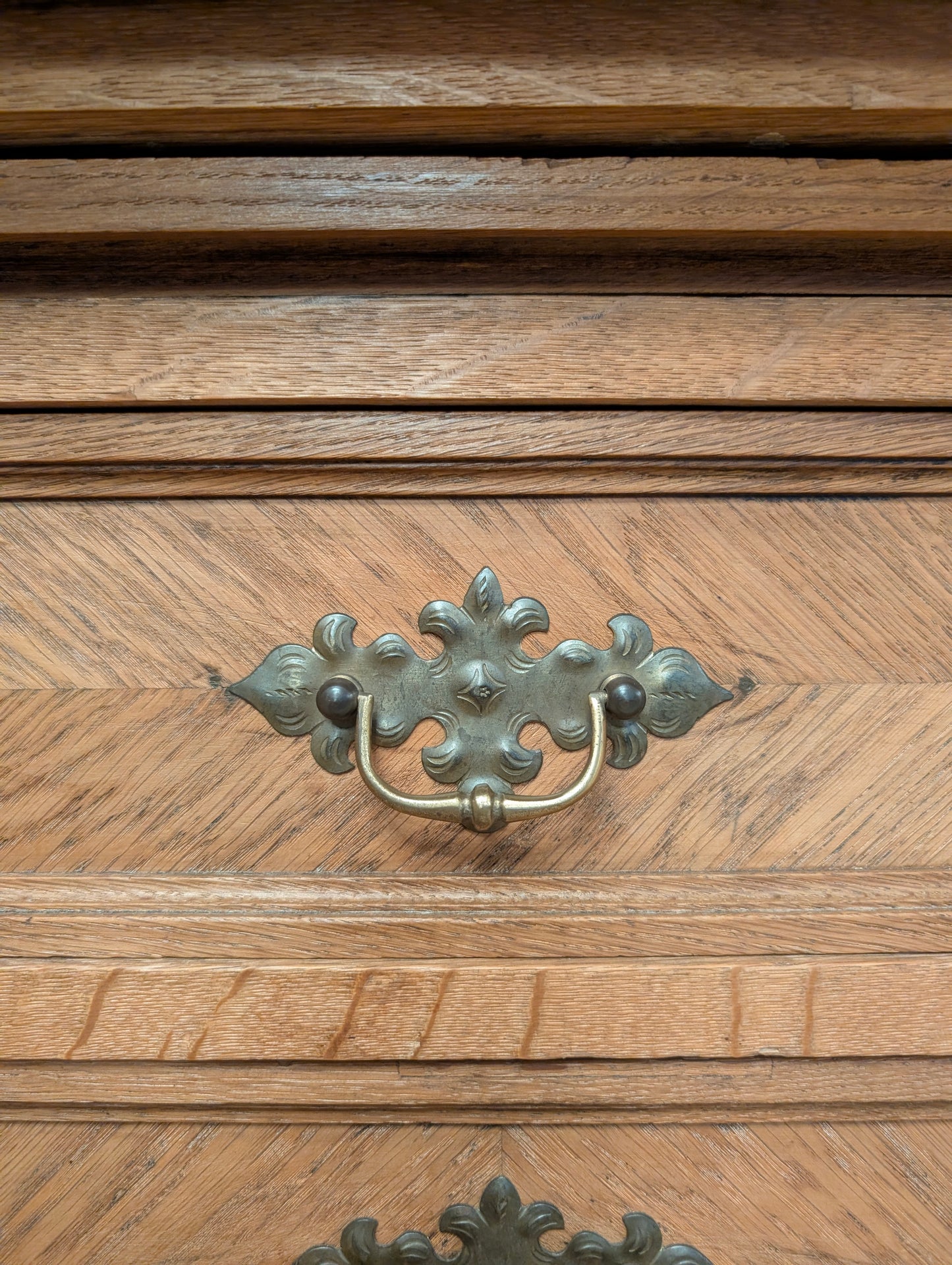 Arts and Crafts Oak Hutch
