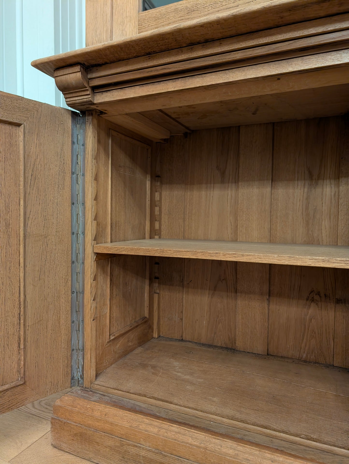 Arts and Crafts Oak Hutch
