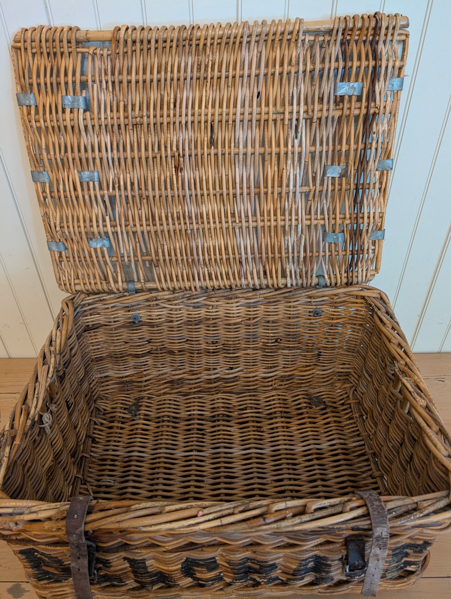English Laundry Basket Belgrave
