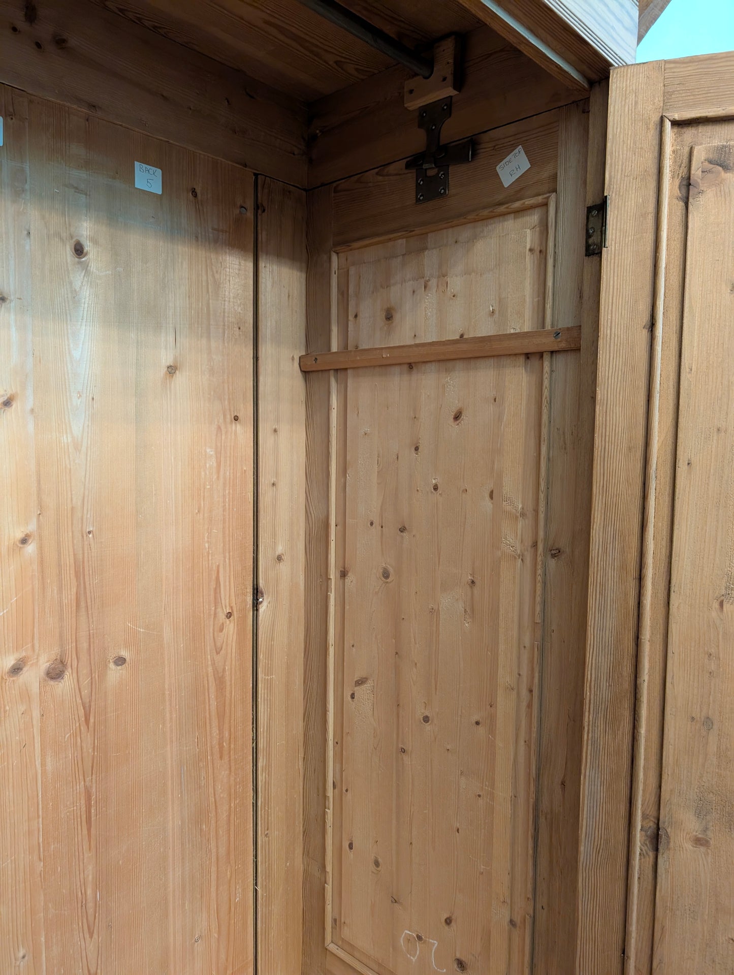 Scandinavian Knockdown Wardrobe w/Mirror