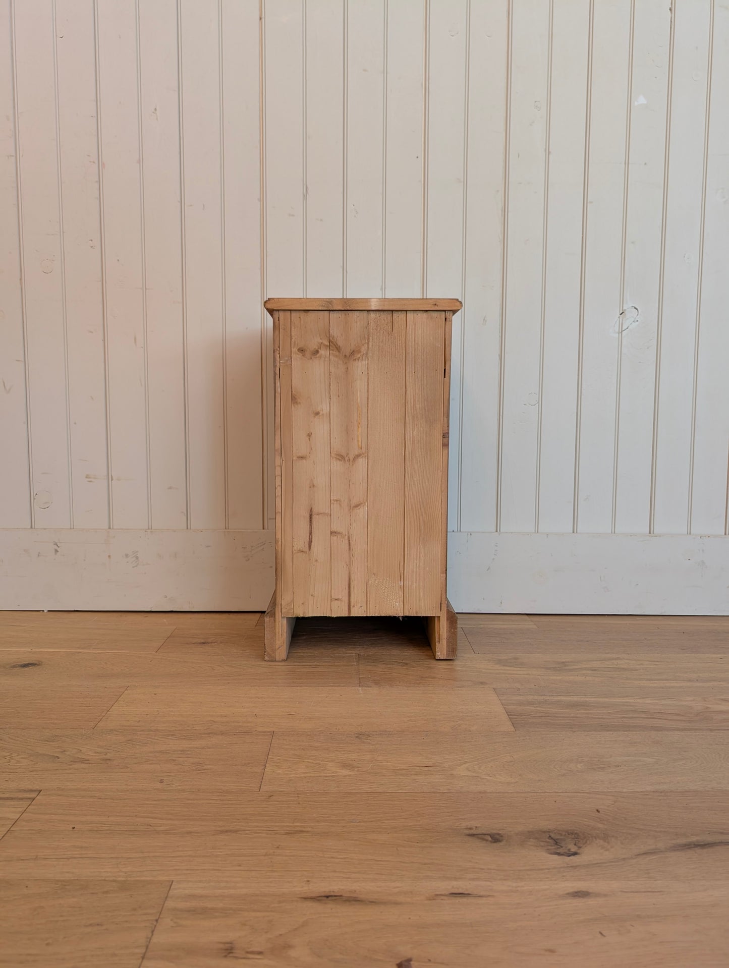 Single Door & Drawer Bedside Cupboard