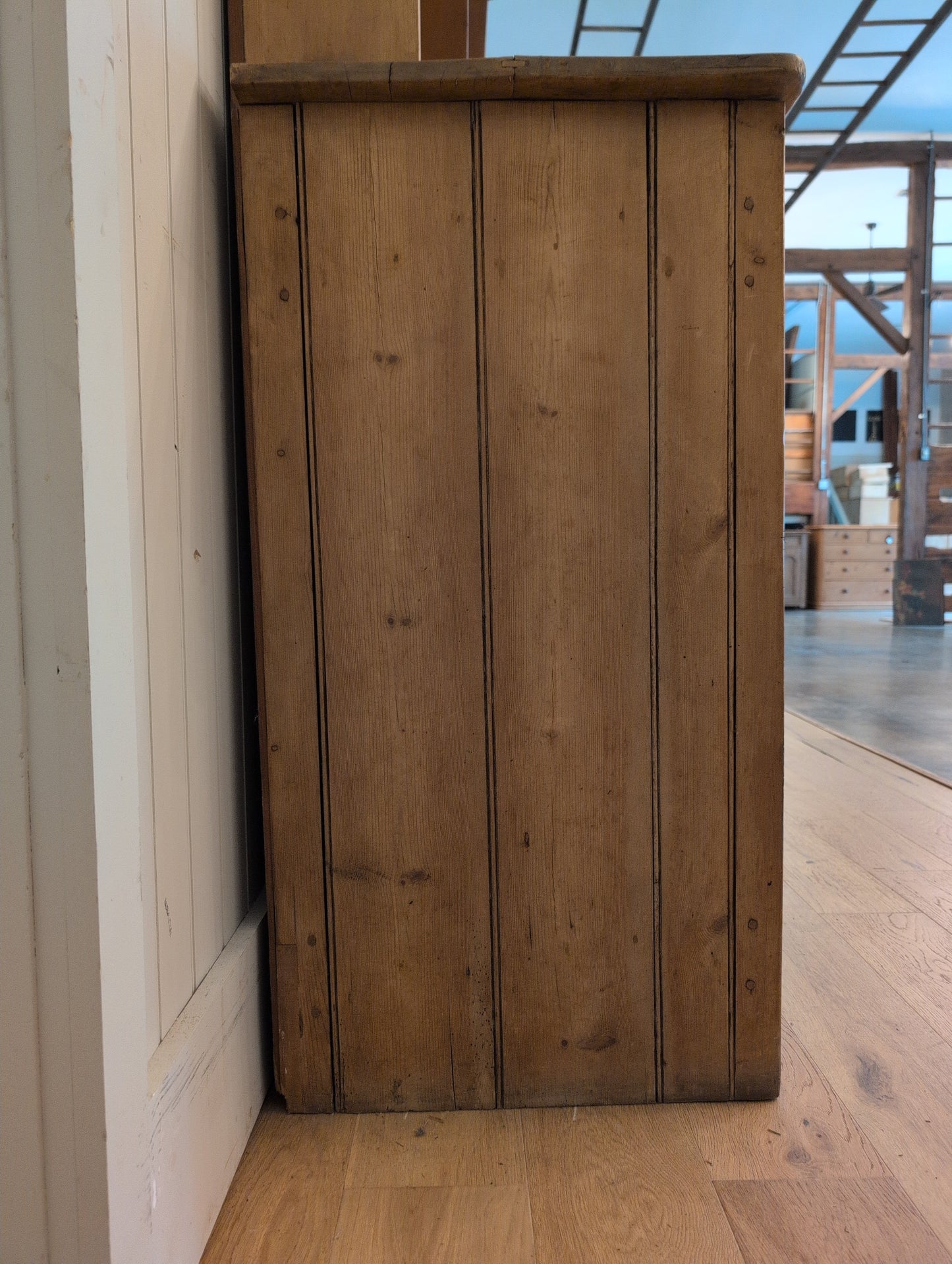 Majestic English Pine Hutch