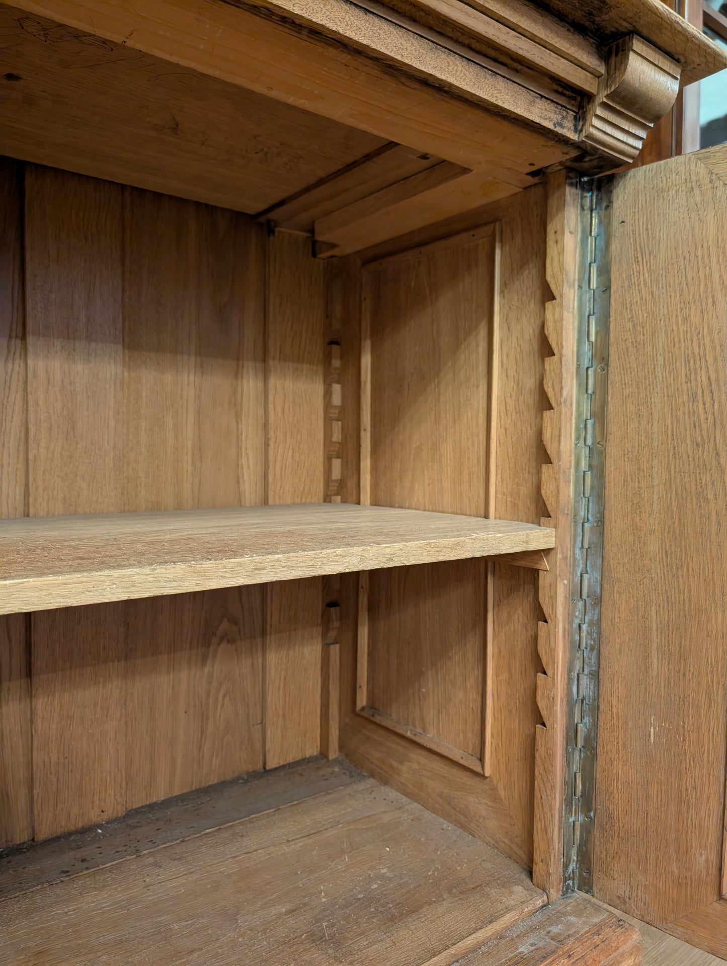 Arts and Crafts Oak Hutch