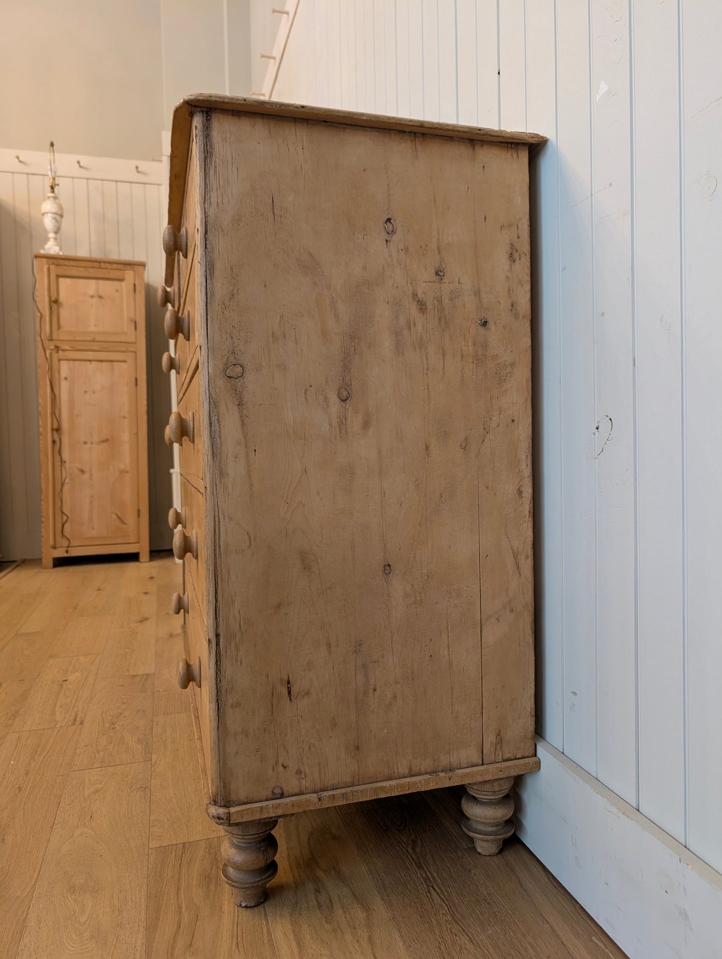 2 Over 4 Chest of Drawers - Removable Feet