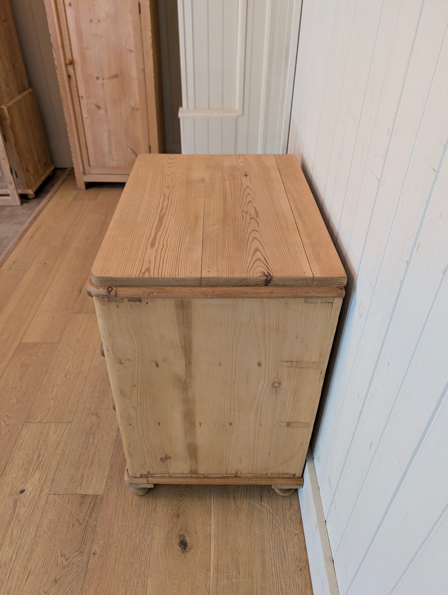 Petite 3 Drawer Chest