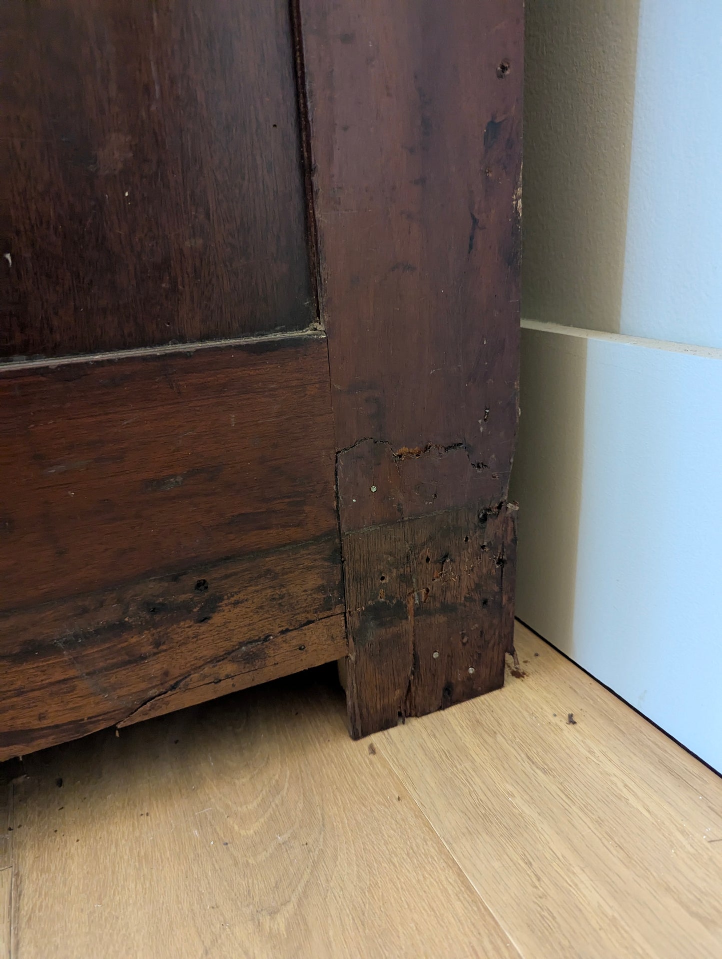 Mahogany Bank of 8 Drawers