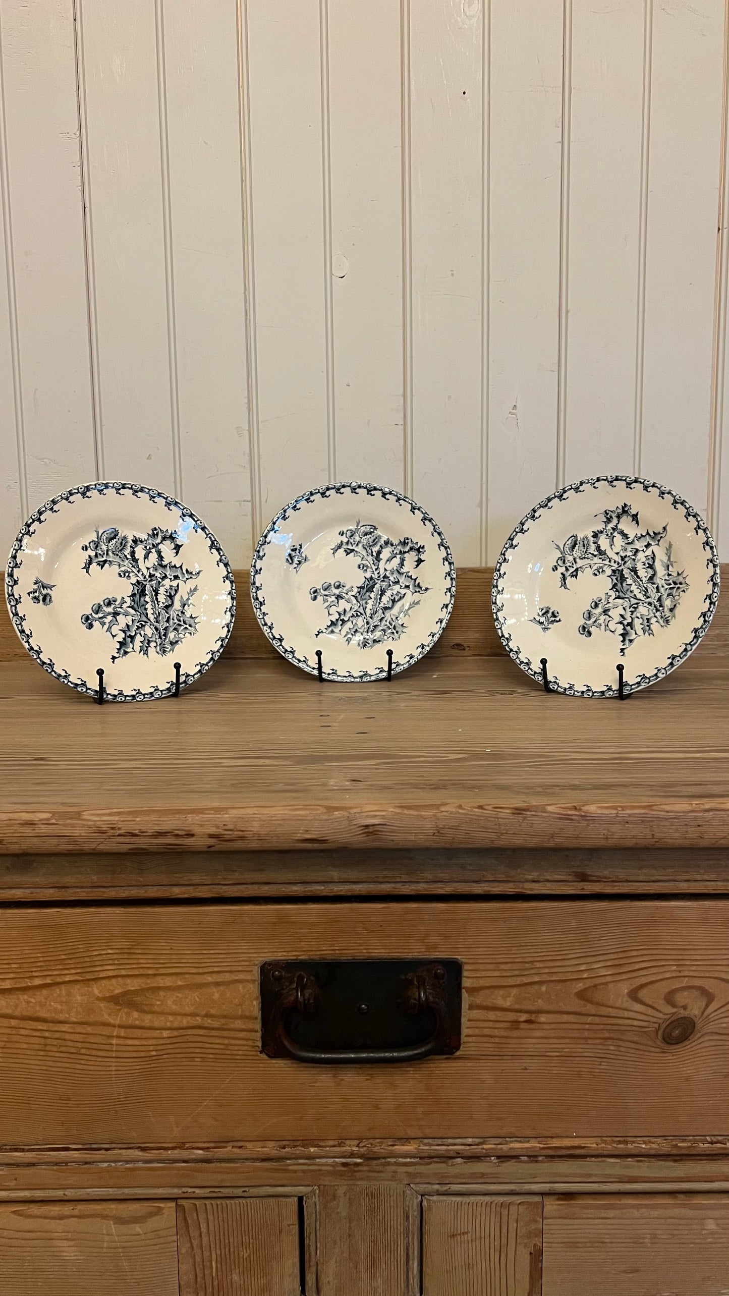 Gien Chardons Blue Plate