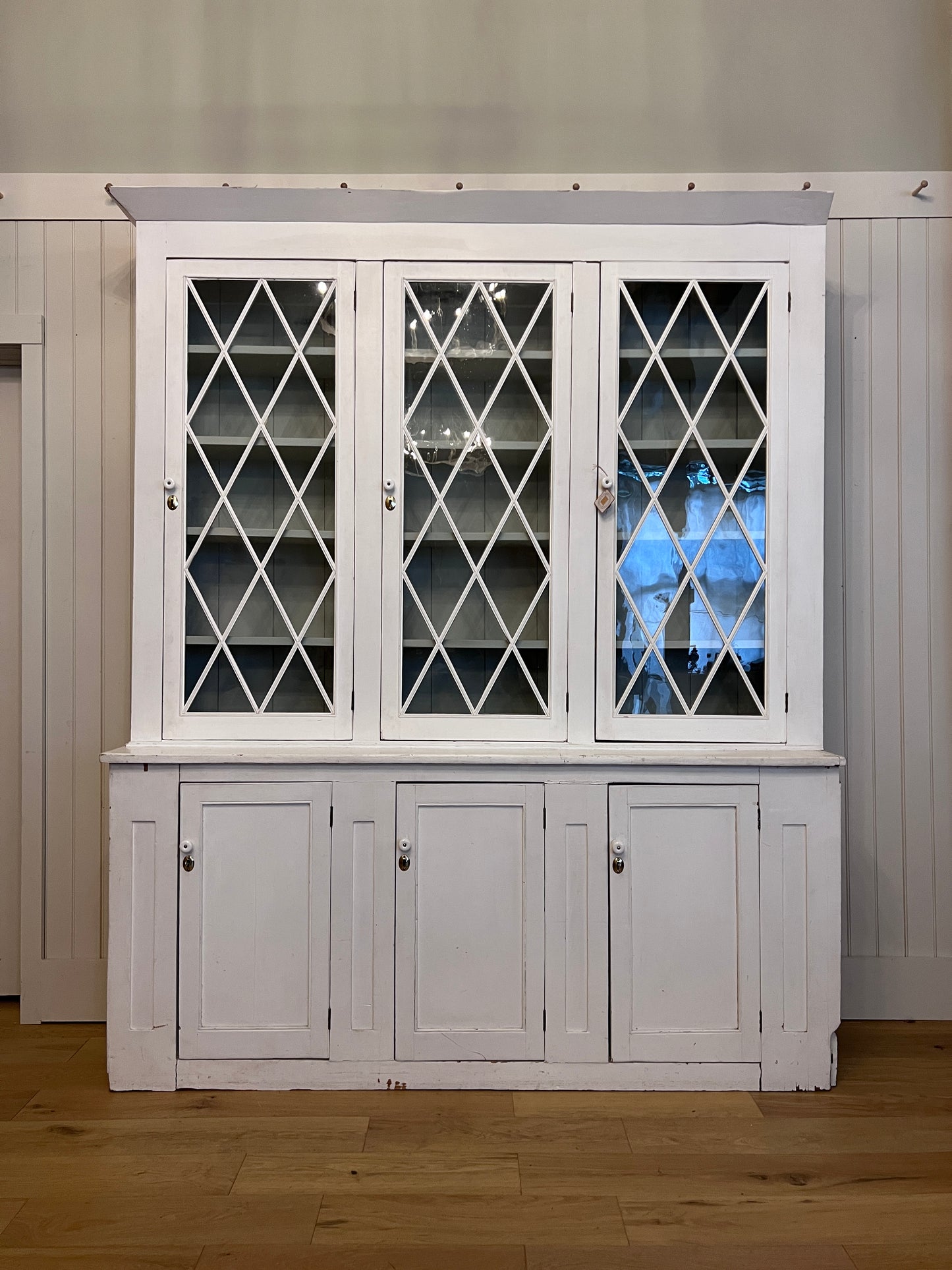 Diamond Pane Window Hutch